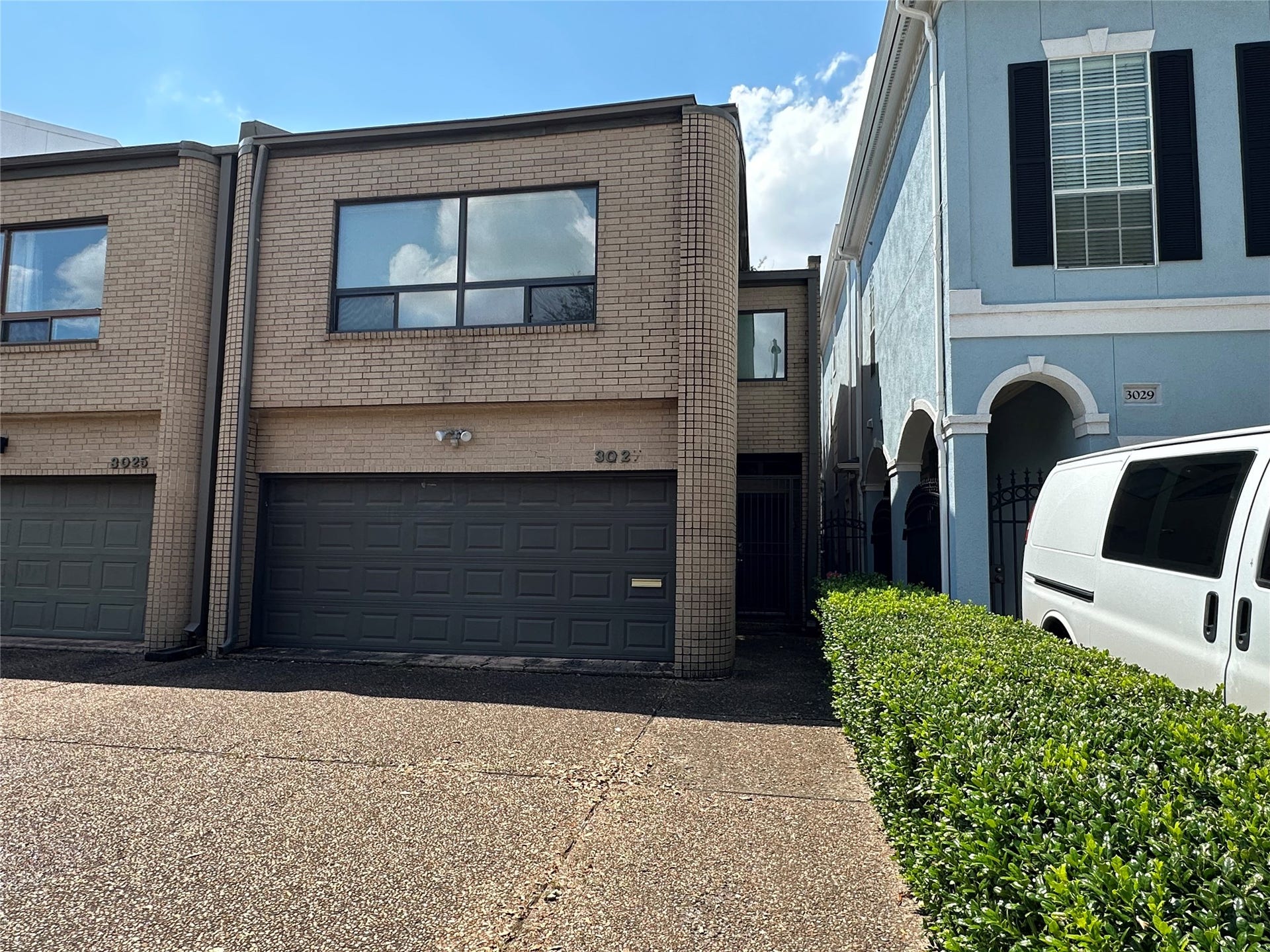 3027 Bissonnet Street, Houston, TX 77005 3027 Bissonnet Street, Houston, TX 77005
