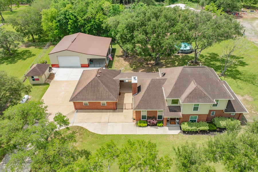 Property photo for 5620 County Road 166, Alvin, TX