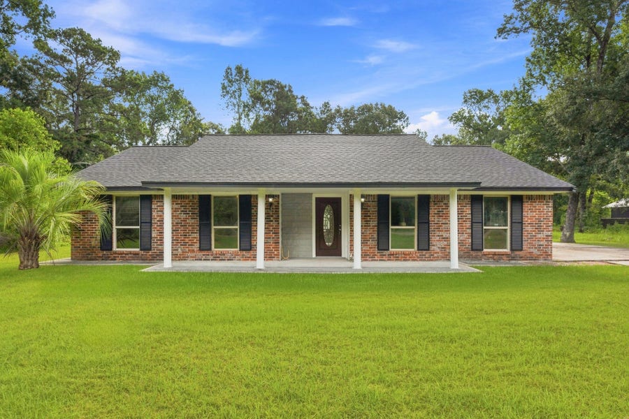 Property photo for 18813 Woodridge Drive, Conroe, TX
