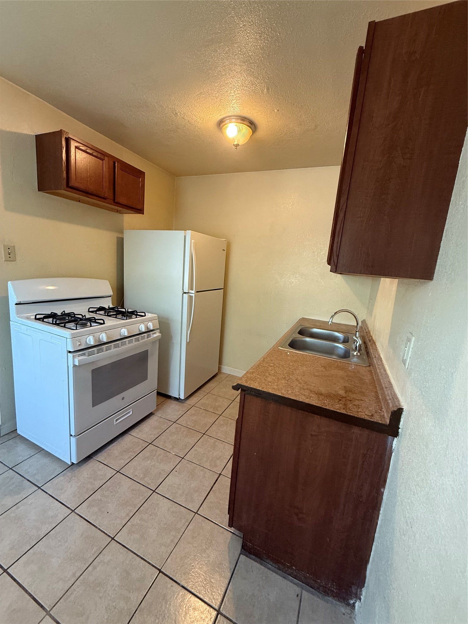 3502 Campbell Street, #1, Houston, TX 77026 Kitchen