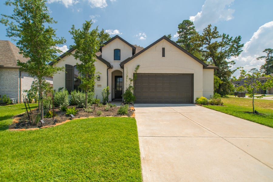 Property photo for 427 Boggy Belt Lane, Conroe, TX