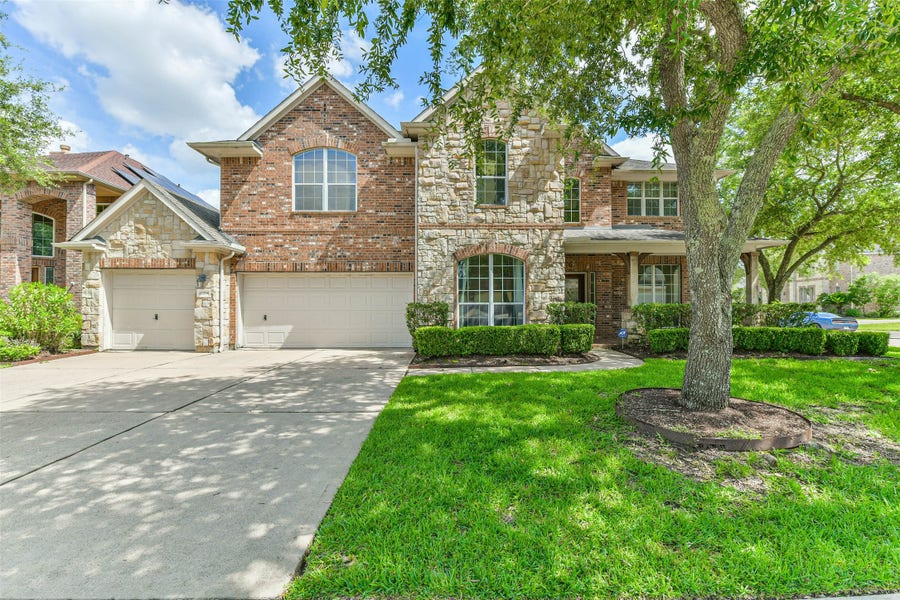 Property photo for 12206 Bell Creek Drive, Pearland, TX