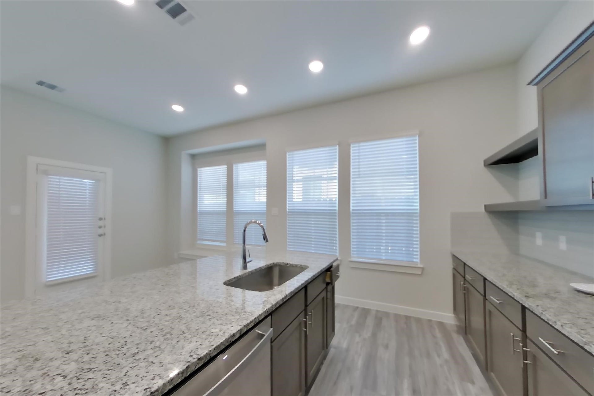 9835 Willow Creek Commerce, #212, Tomball, TX 77375