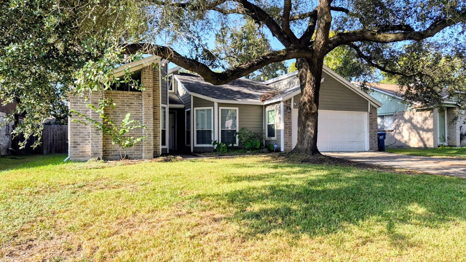3907 Algernon Drive, Spring, TX 77373 Main entrance & 4-car Driveway Parking