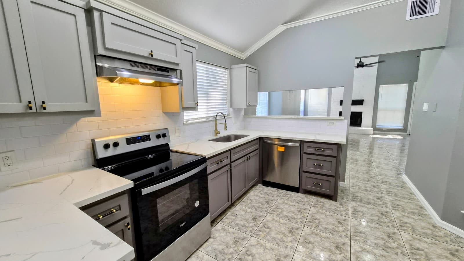 3907 Algernon Drive, Spring, TX 77373 Spacious Kitchen w-Quartz Countertop