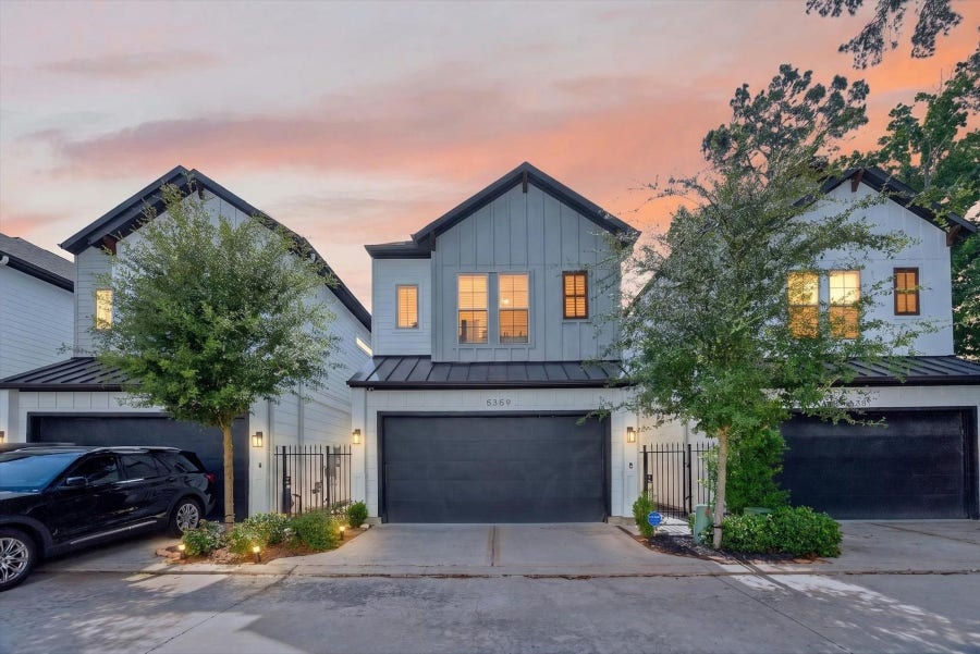 Property photo for 5359 Creekmont Oaks Lane, Houston, TX