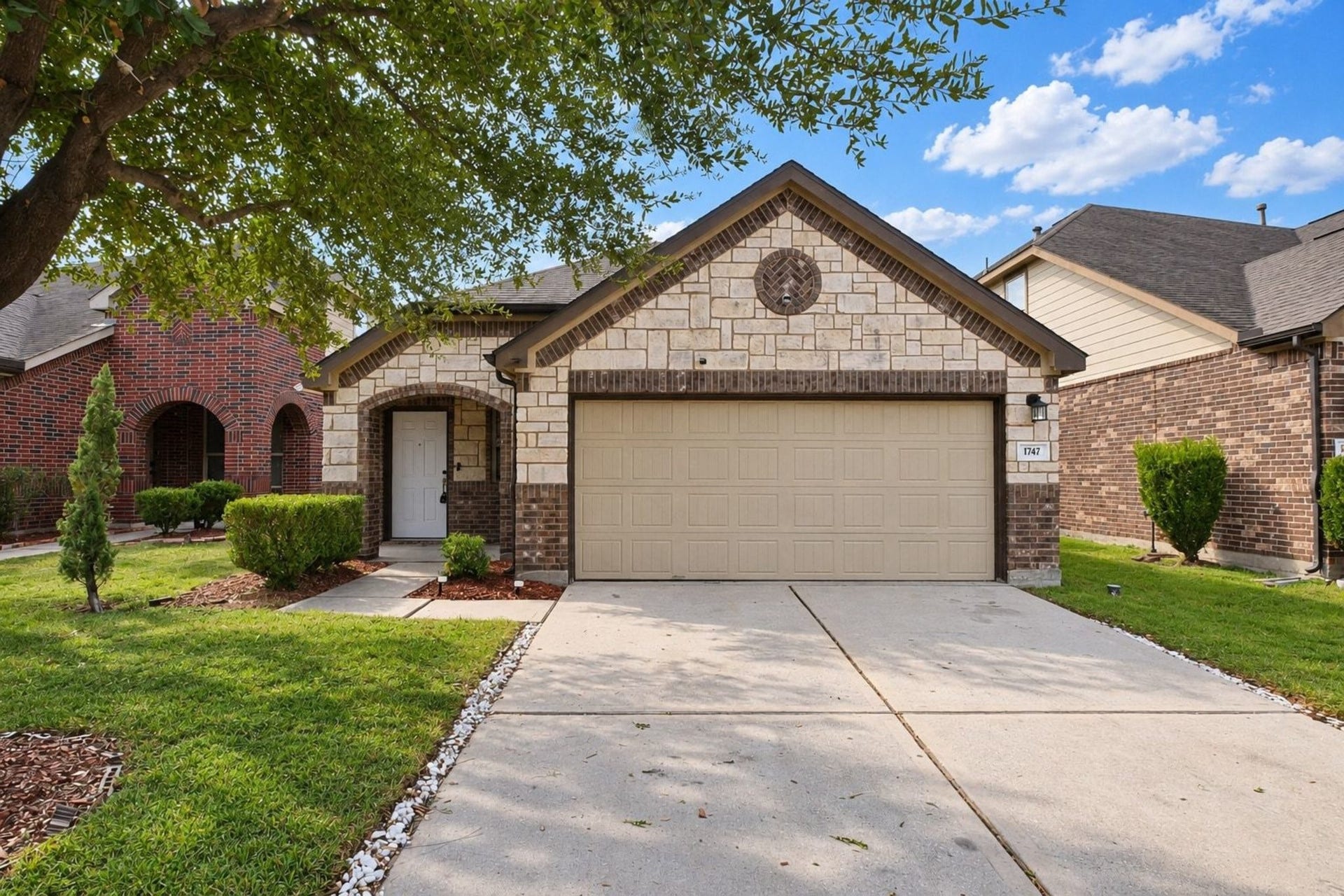 1747 York Creek Drive, Houston, TX 77014 1747 York Creek Drive, Houston, TX 77014