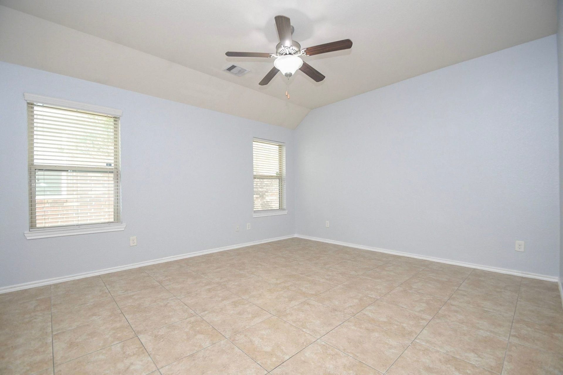 1747 York Creek Drive, Houston, TX 77014 1747 York Creek Drive, Houston, TX 77014