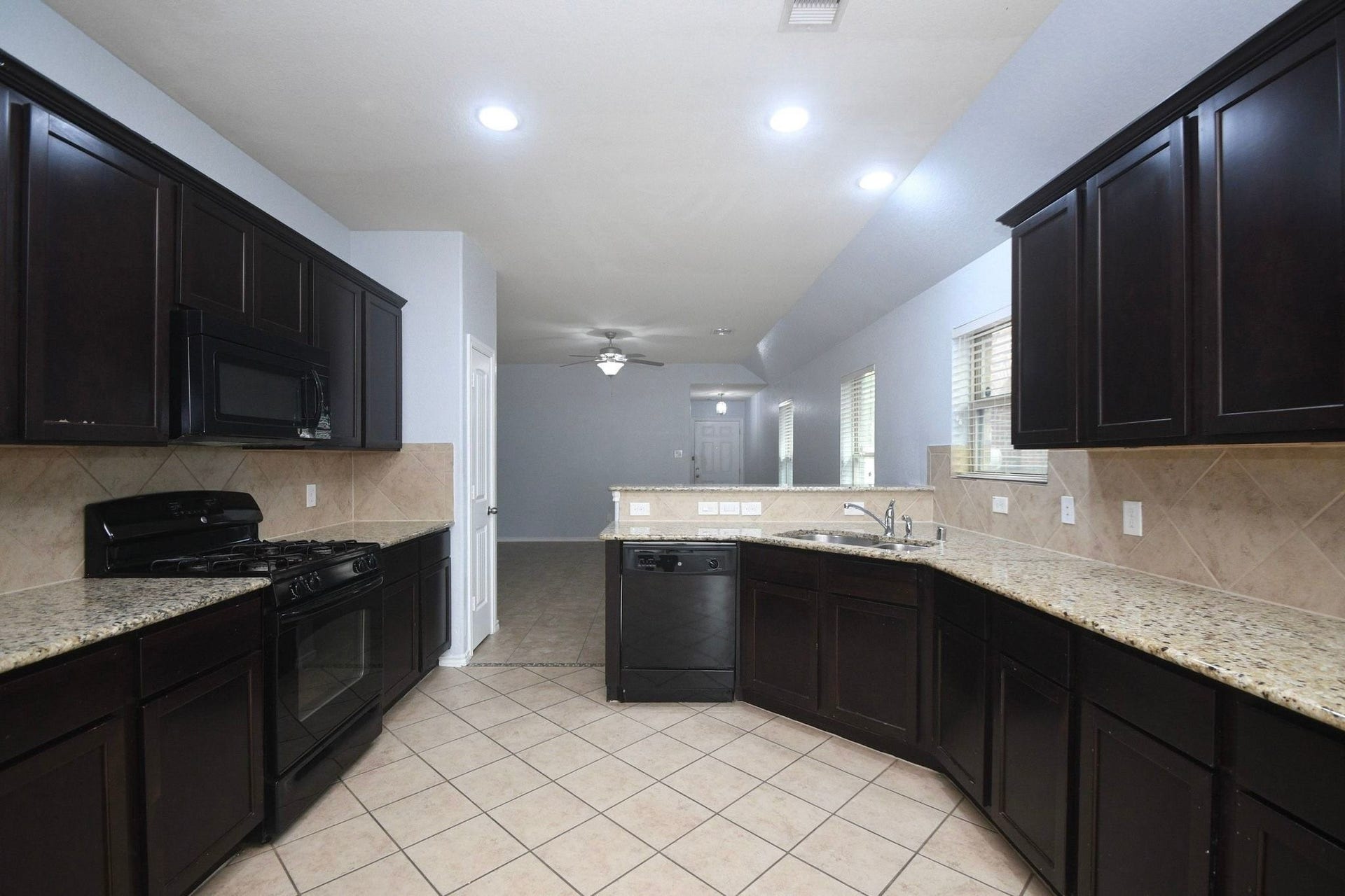 1747 York Creek Drive, Houston, TX 77014 1747 York Creek Drive, Houston, TX 77014