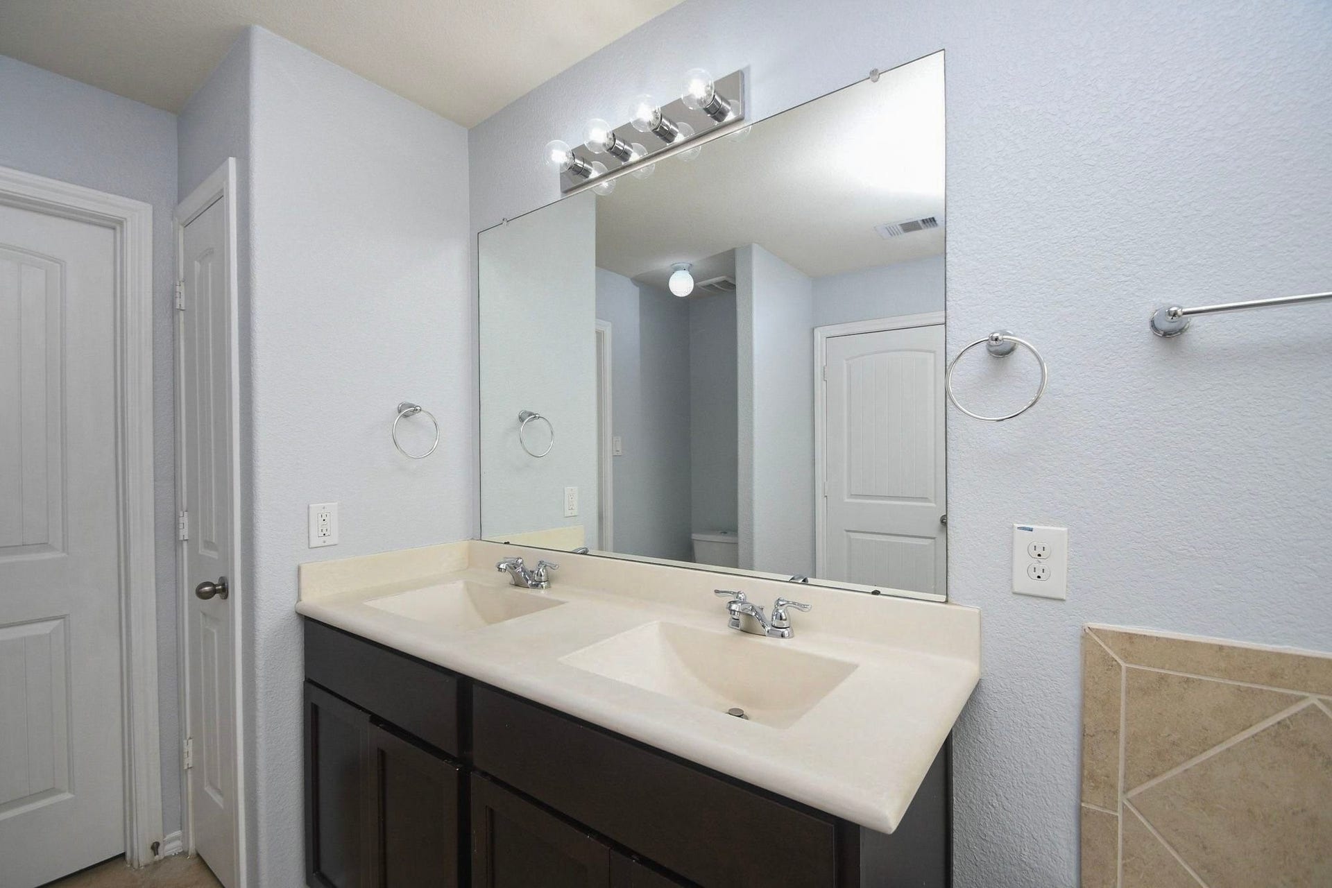 1747 York Creek Drive, Houston, TX 77014 1747 York Creek Drive, Houston, TX 77014