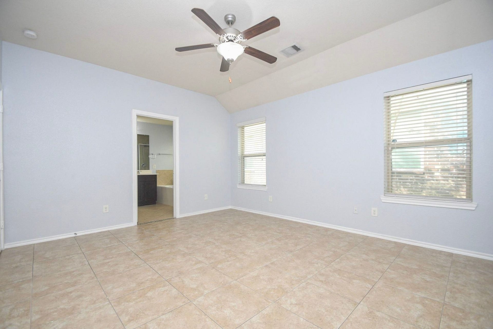1747 York Creek Drive, Houston, TX 77014 1747 York Creek Drive, Houston, TX 77014