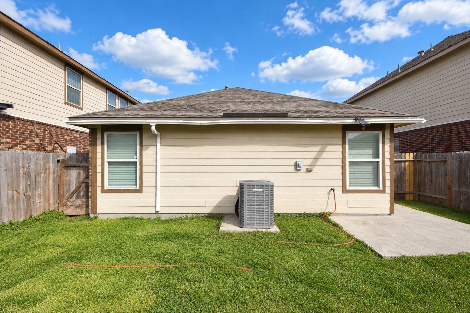 1747 York Creek Drive, Houston, TX 77014 1747 York Creek Drive, Houston, TX 77014