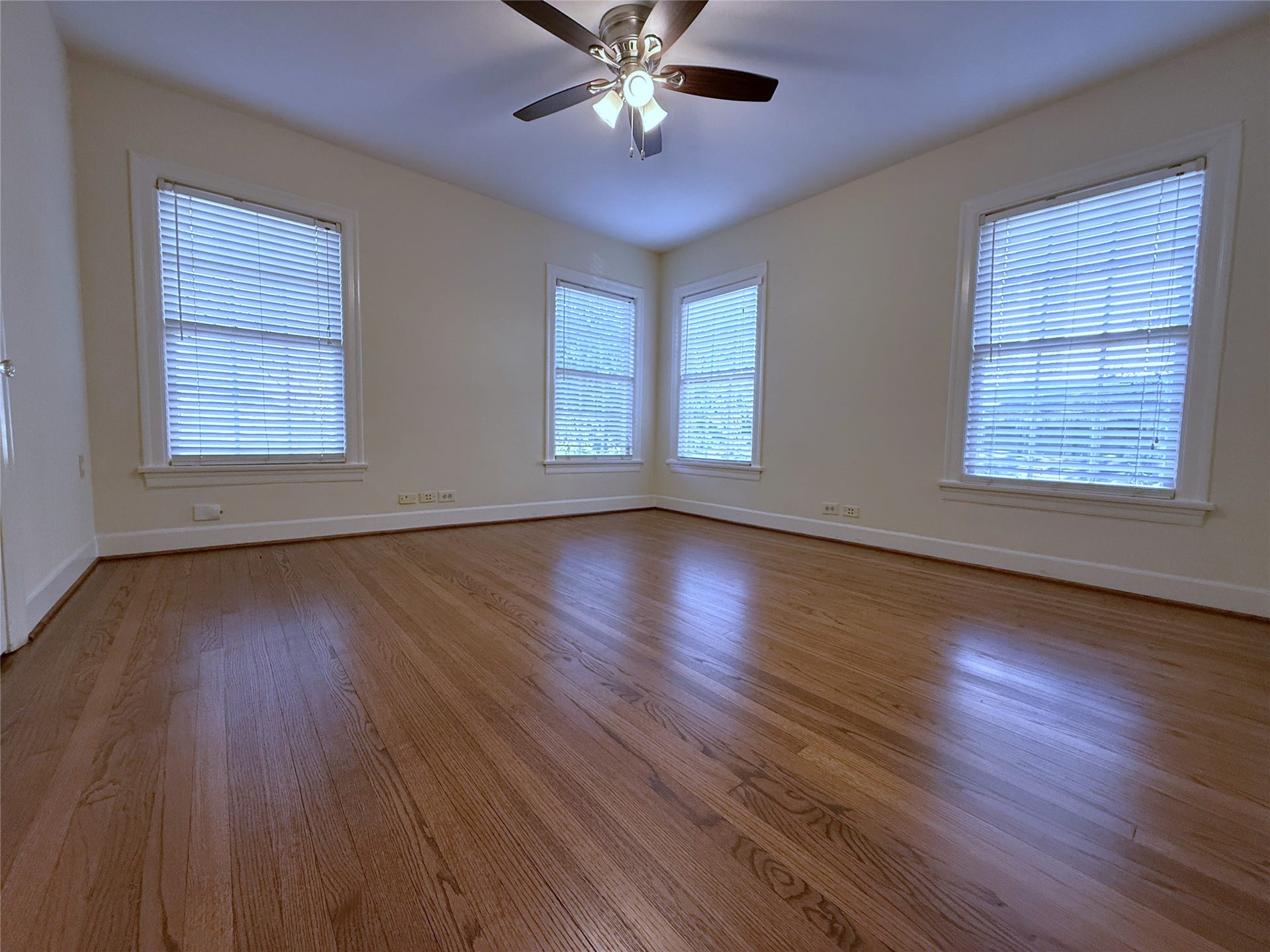 1968 Dryden Road, #2, Houston, TX 77030 The back bedroom with ceiling fan.