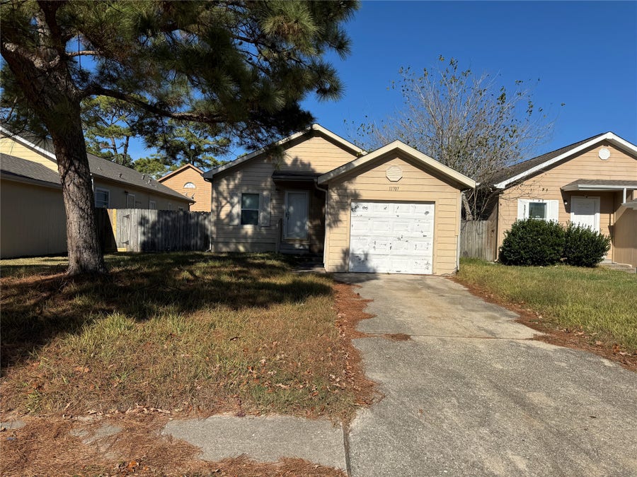Property photo for 11707 Greenglen Drive, Houston, TX
