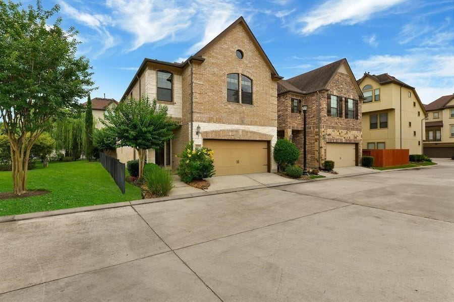 Property photo for 2725 Kings Retreat Circle, Houston, TX