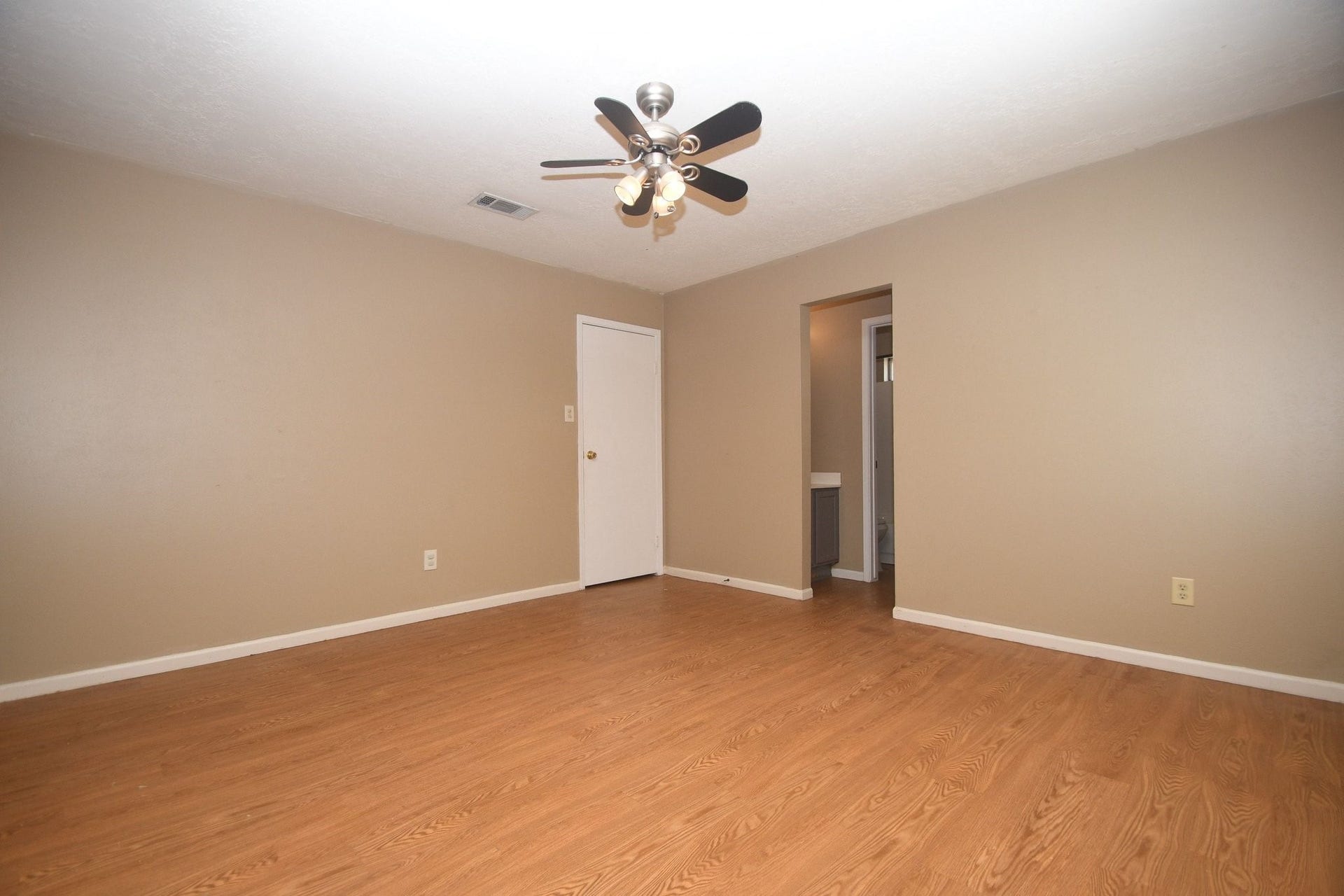 2411 Country Place Drive, Richmond, TX 77406 2411 Country Place Drive, Richmond, TX 77406