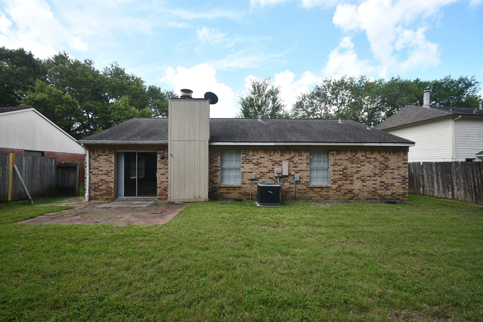 2411 Country Place Drive, Richmond, TX 77406 2411 Country Place Drive, Richmond, TX 77406
