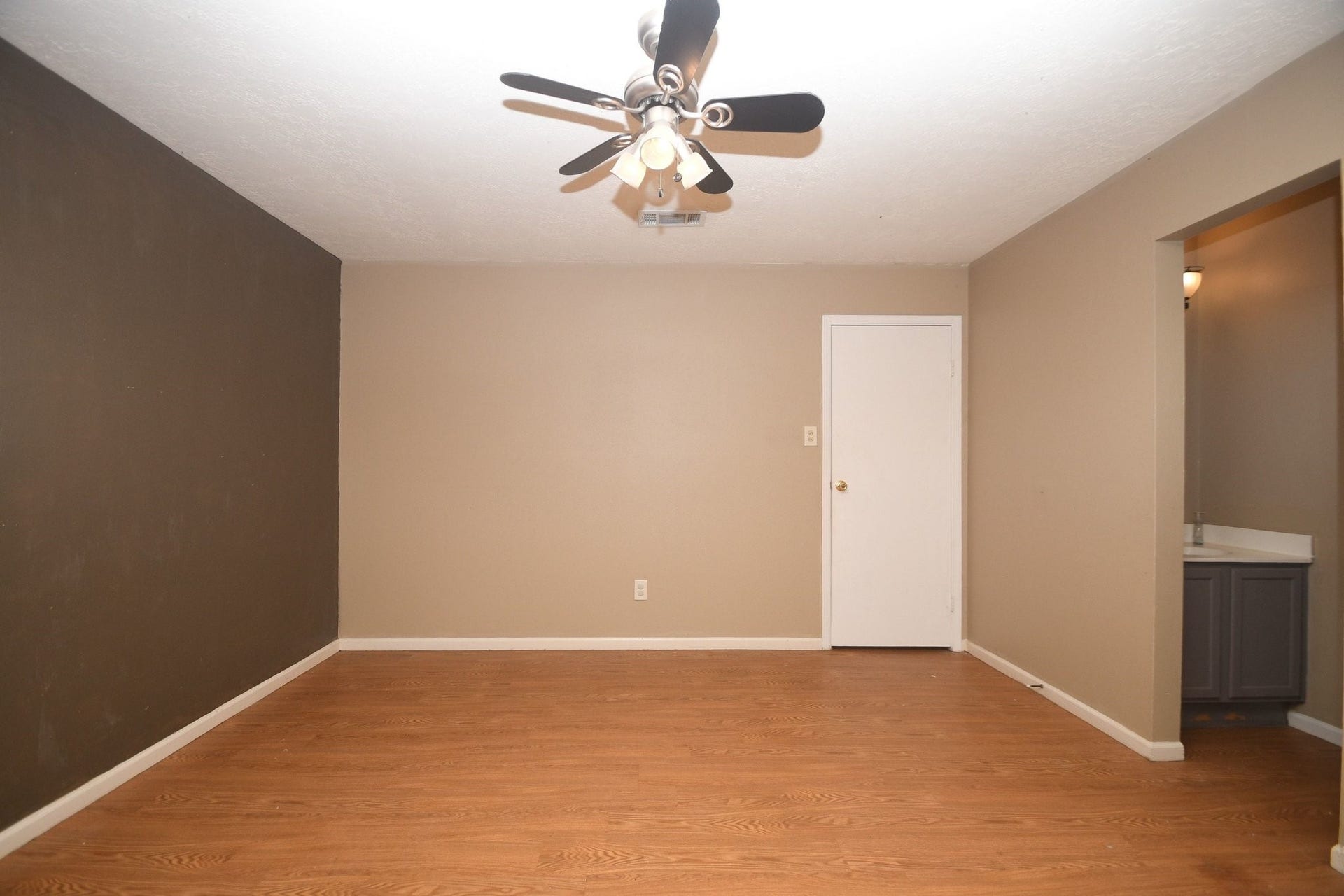 2411 Country Place Drive, Richmond, TX 77406 2411 Country Place Drive, Richmond, TX 77406