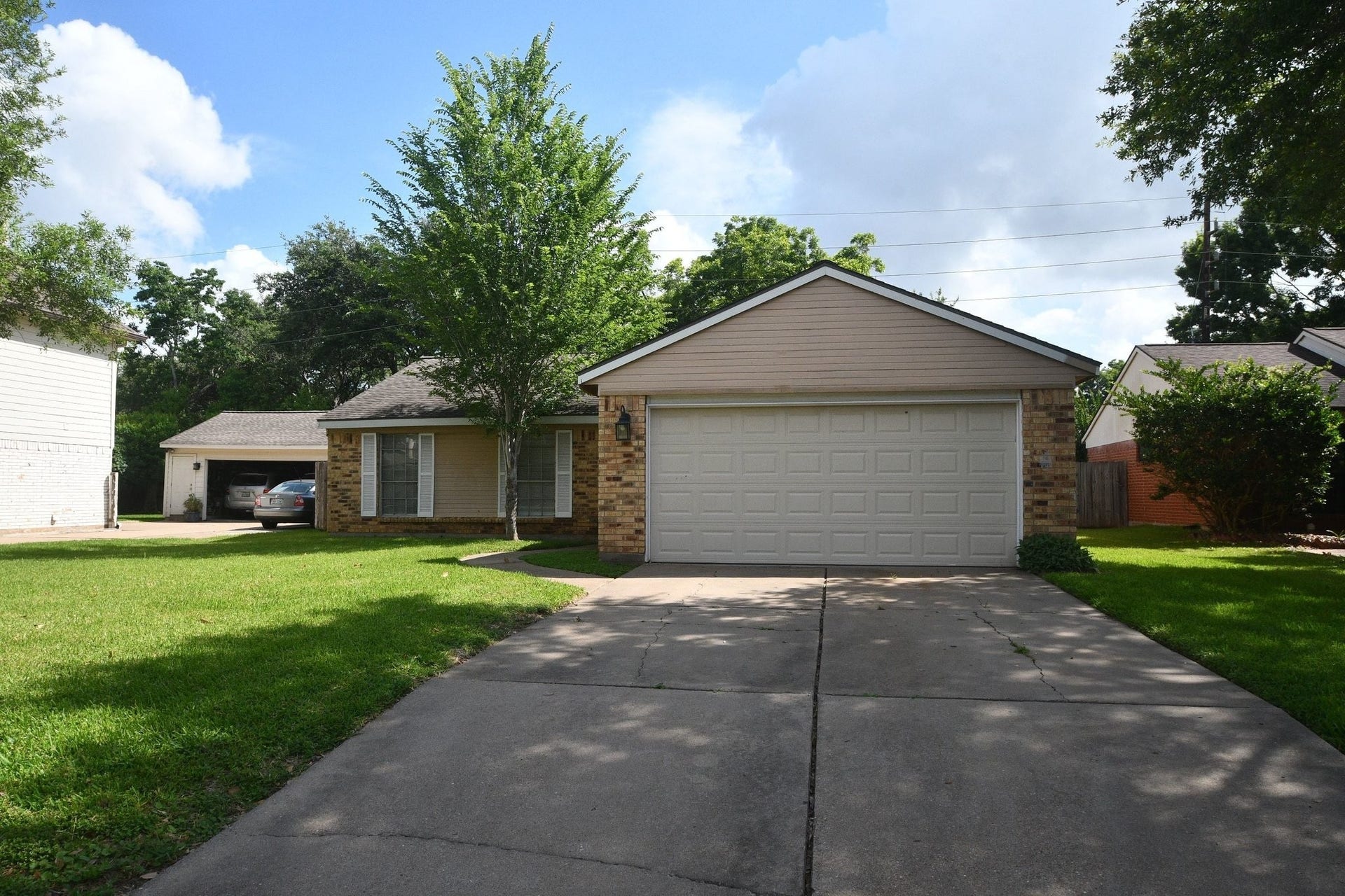 2411 Country Place Drive, Richmond, TX 77406 2411 Country Place Drive, Richmond, TX 77406