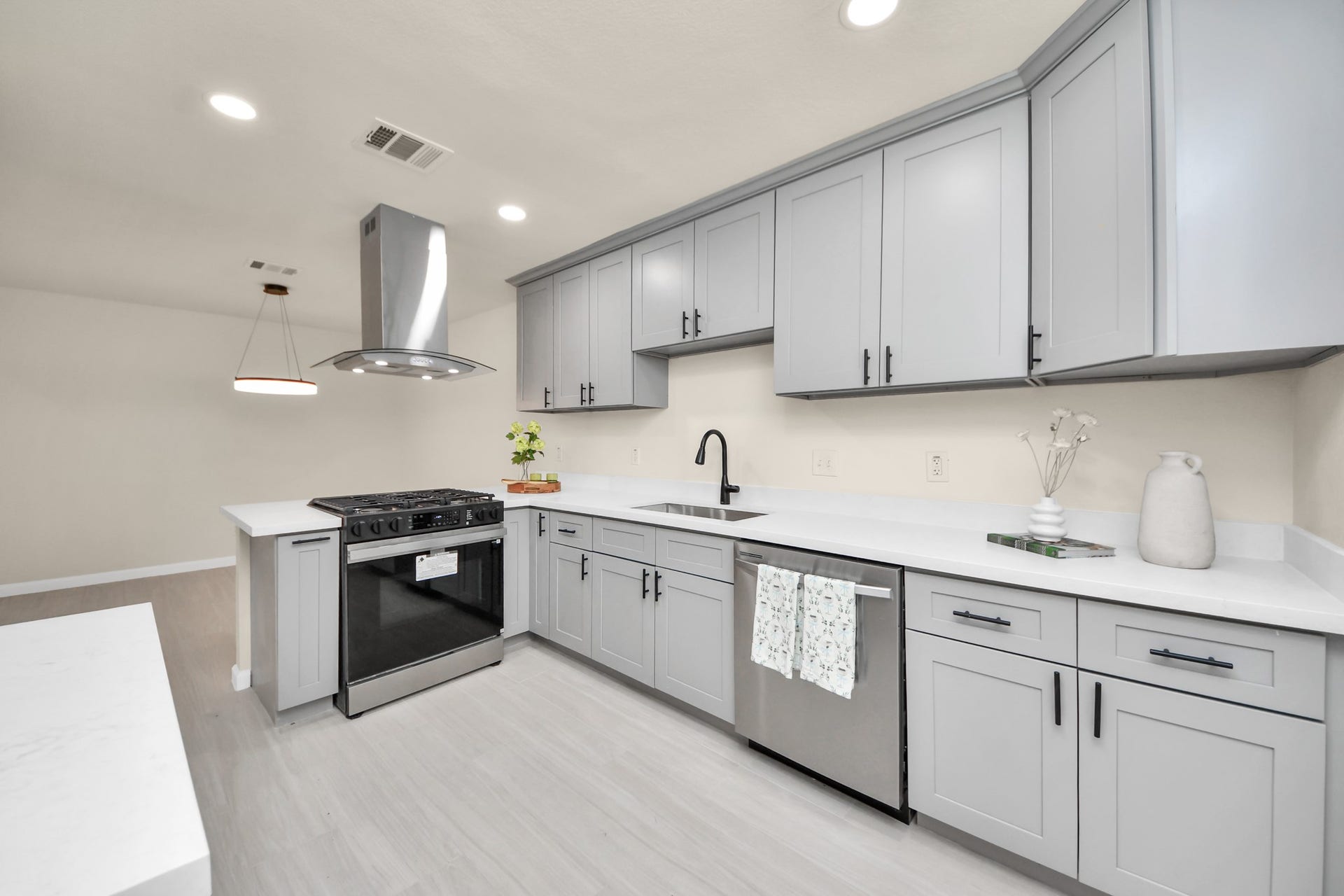 7707 Lumber Jack Drive, Houston, TX 77040 7707 Lumber Jack Drive, Houston, TX 77040