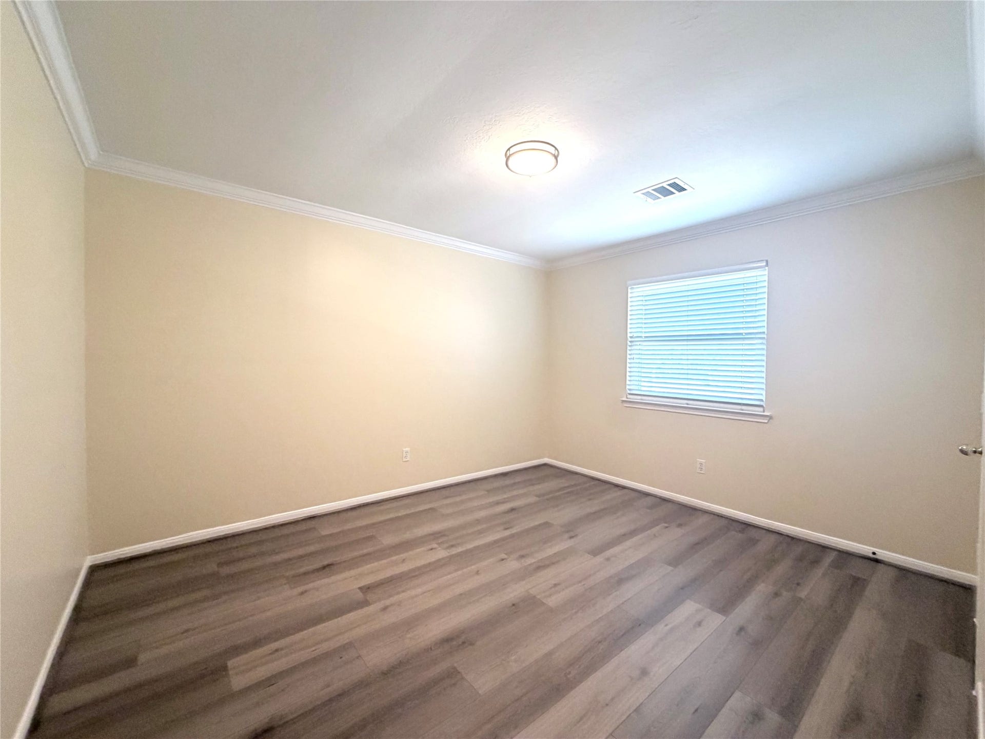 12211 Meadow Crest Court, Meadows Place, TX 77477 Secondary bedroom on 2/F
