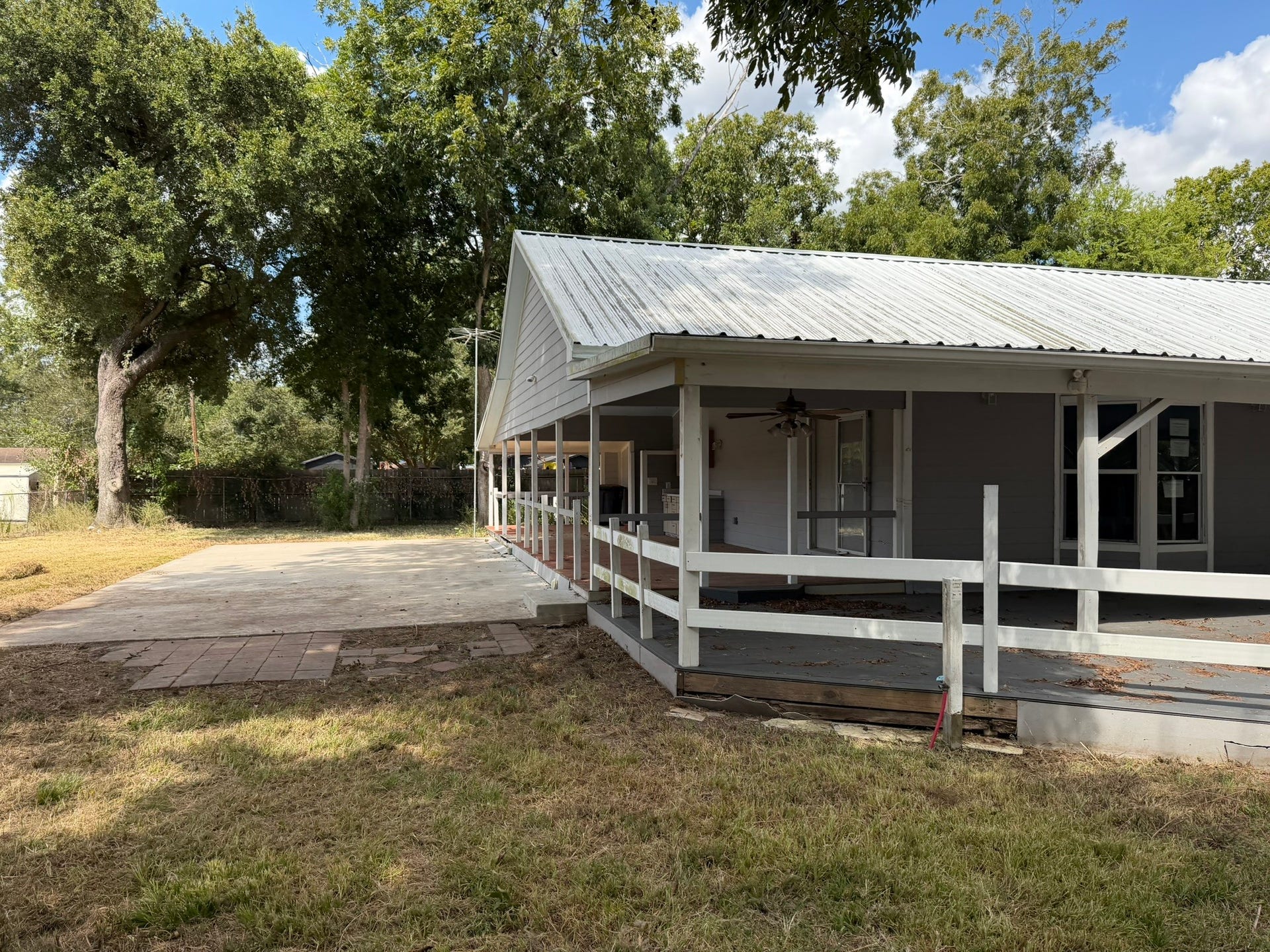 804 Tovrea Road, Alvin, TX 77511