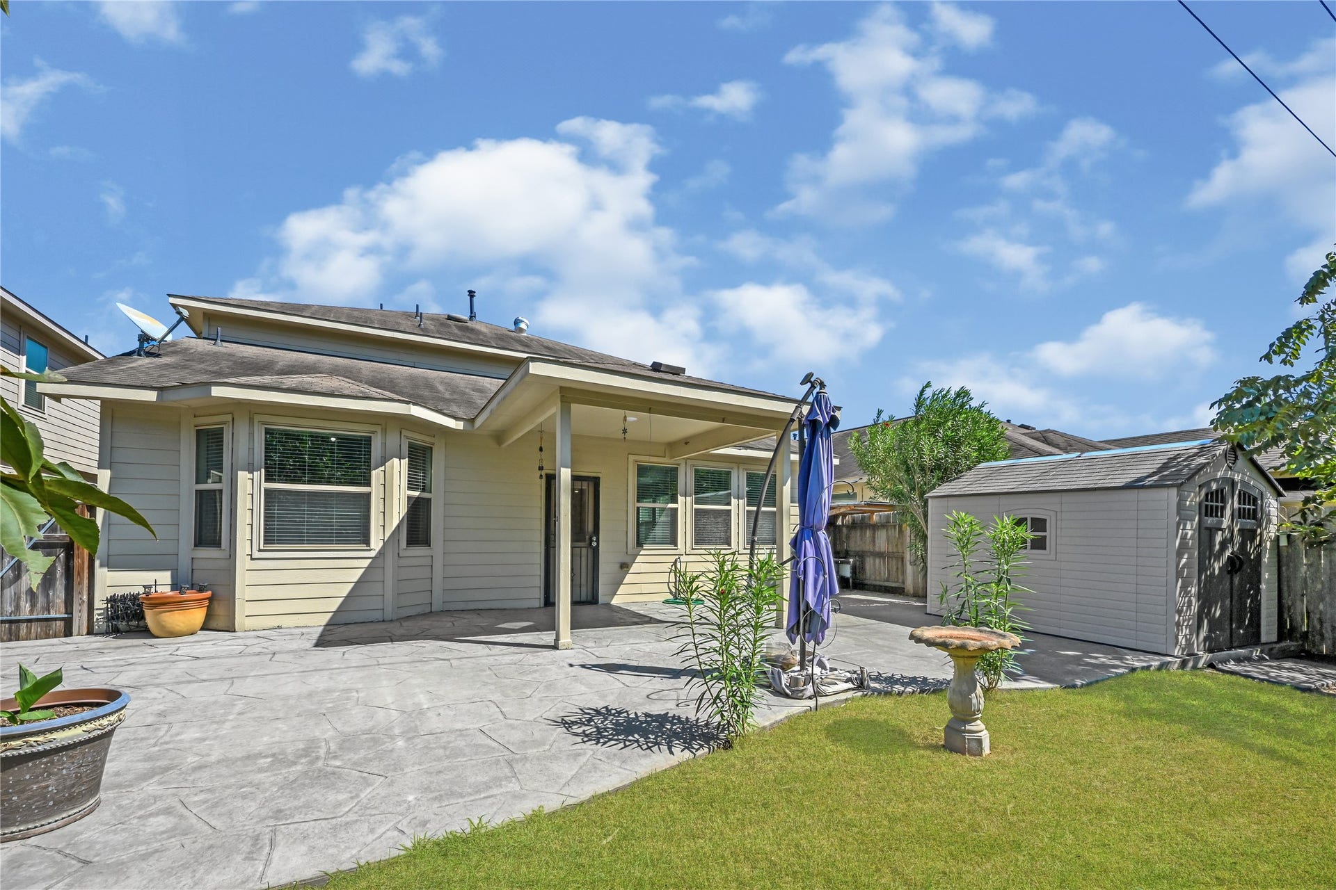 6119 Carpenters Cove Lane, Houston, TX 77049 6119 Carpenters Cove Lane, Houston, TX 77049
