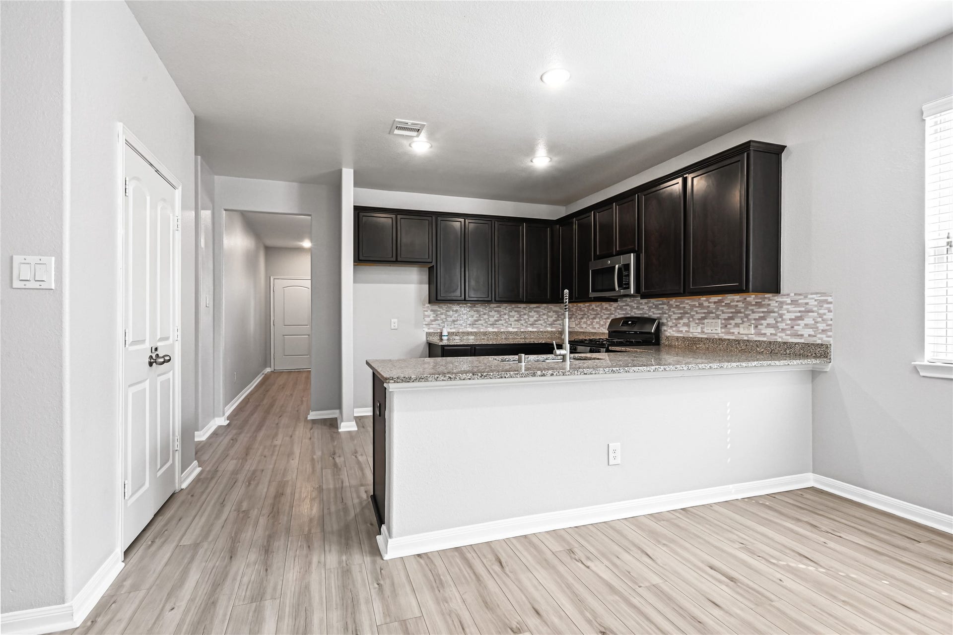 6119 Carpenters Cove Lane, Houston, TX 77049 6119 Carpenters Cove Lane, Houston, TX 77049