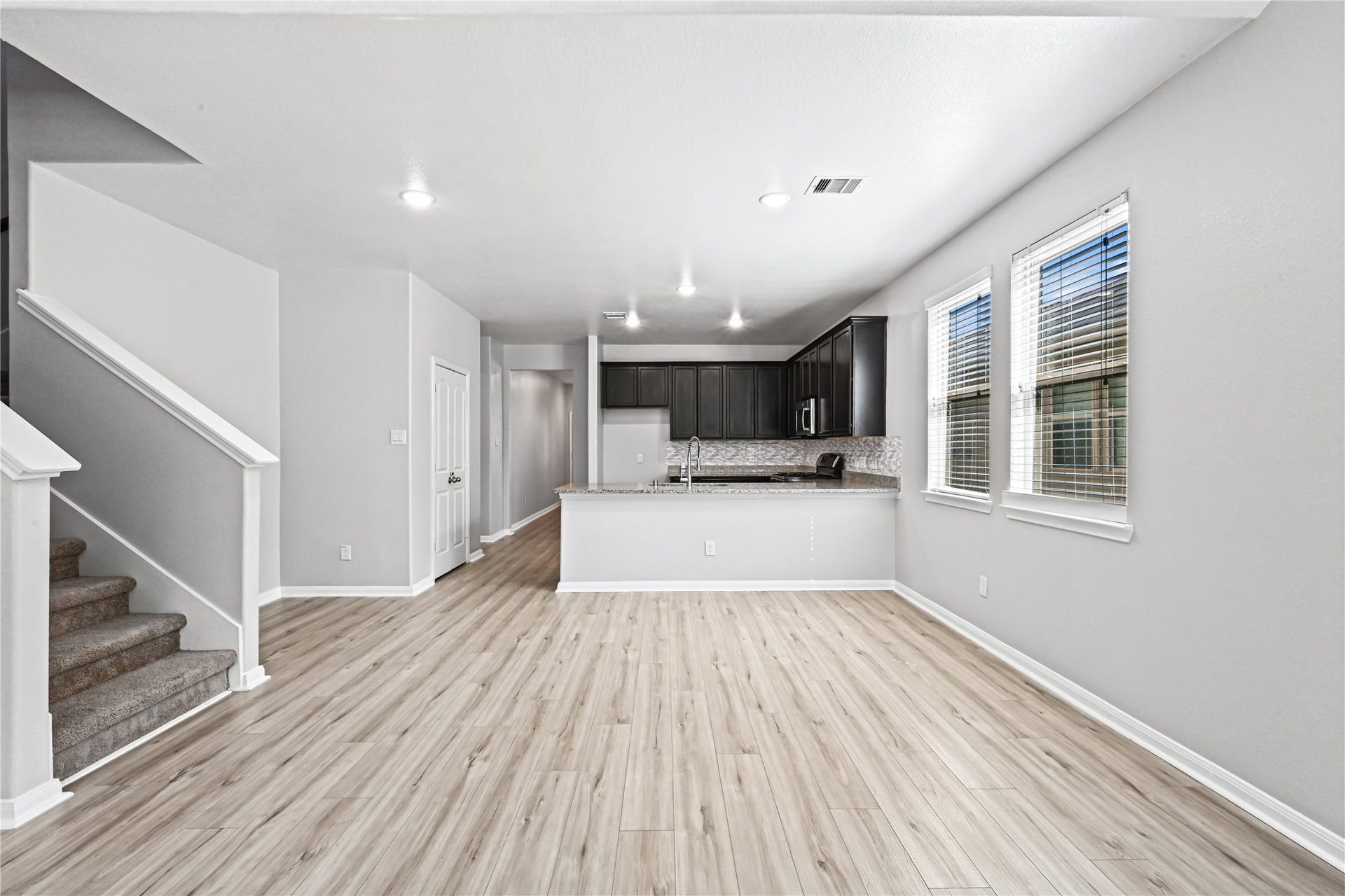 6119 Carpenters Cove Lane, Houston, TX 77049 6119 Carpenters Cove Lane, Houston, TX 77049