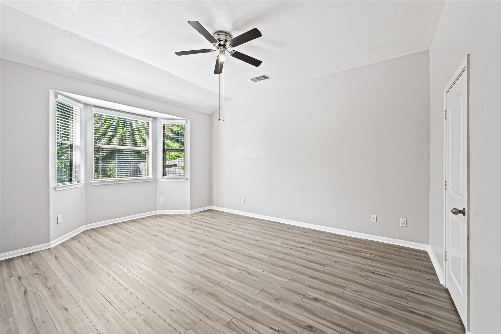 6119 Carpenters Cove Lane, Houston, TX 77049 6119 Carpenters Cove Lane, Houston, TX 77049