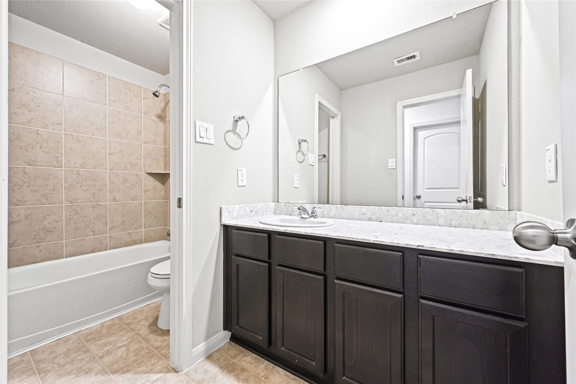 6119 Carpenters Cove Lane, Houston, TX 77049 6119 Carpenters Cove Lane, Houston, TX 77049