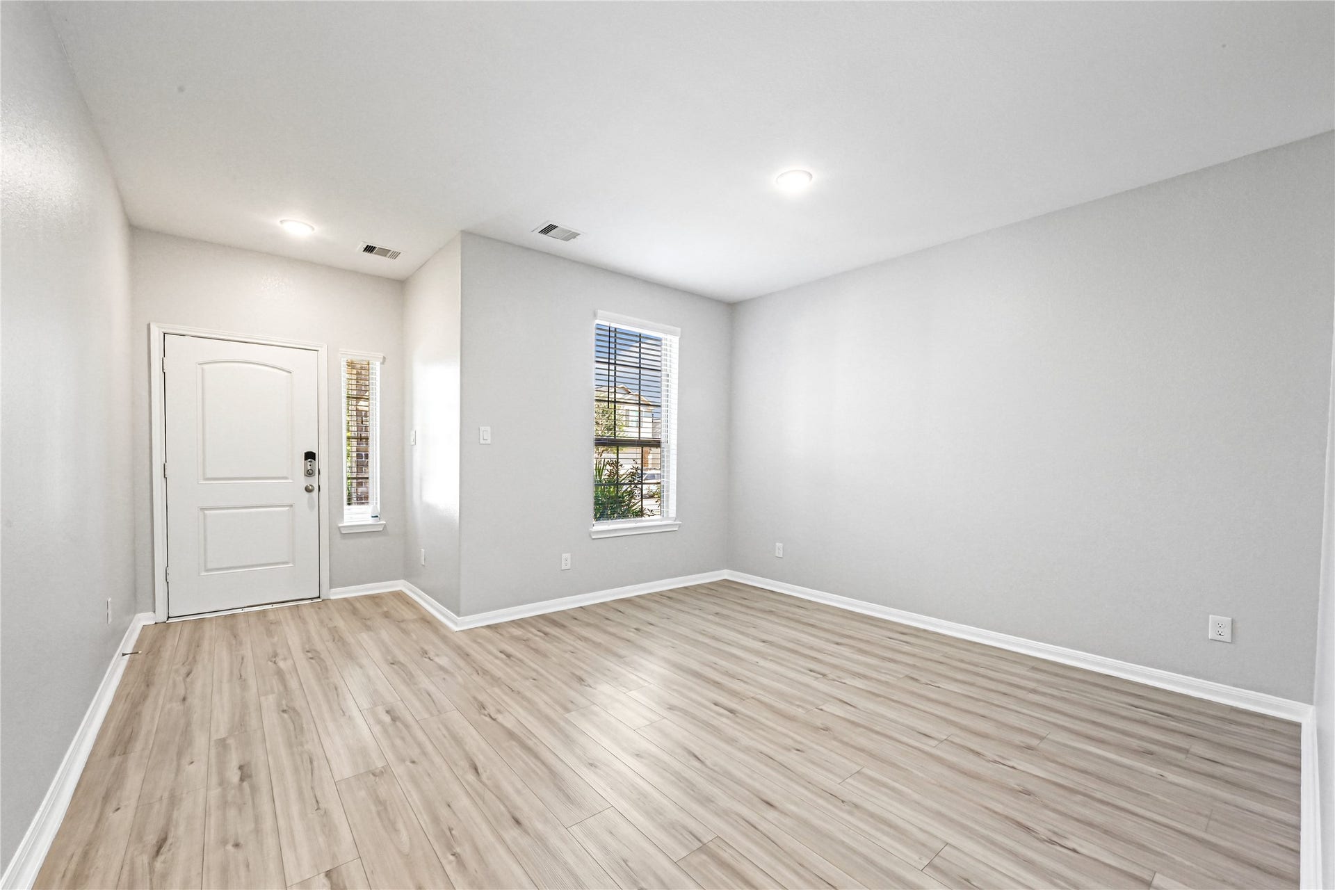 6119 Carpenters Cove Lane, Houston, TX 77049 6119 Carpenters Cove Lane, Houston, TX 77049