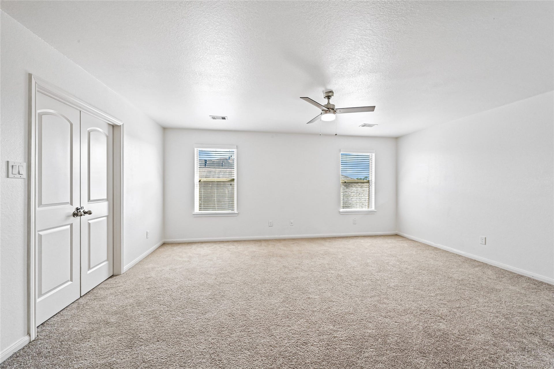 6119 Carpenters Cove Lane, Houston, TX 77049 6119 Carpenters Cove Lane, Houston, TX 77049