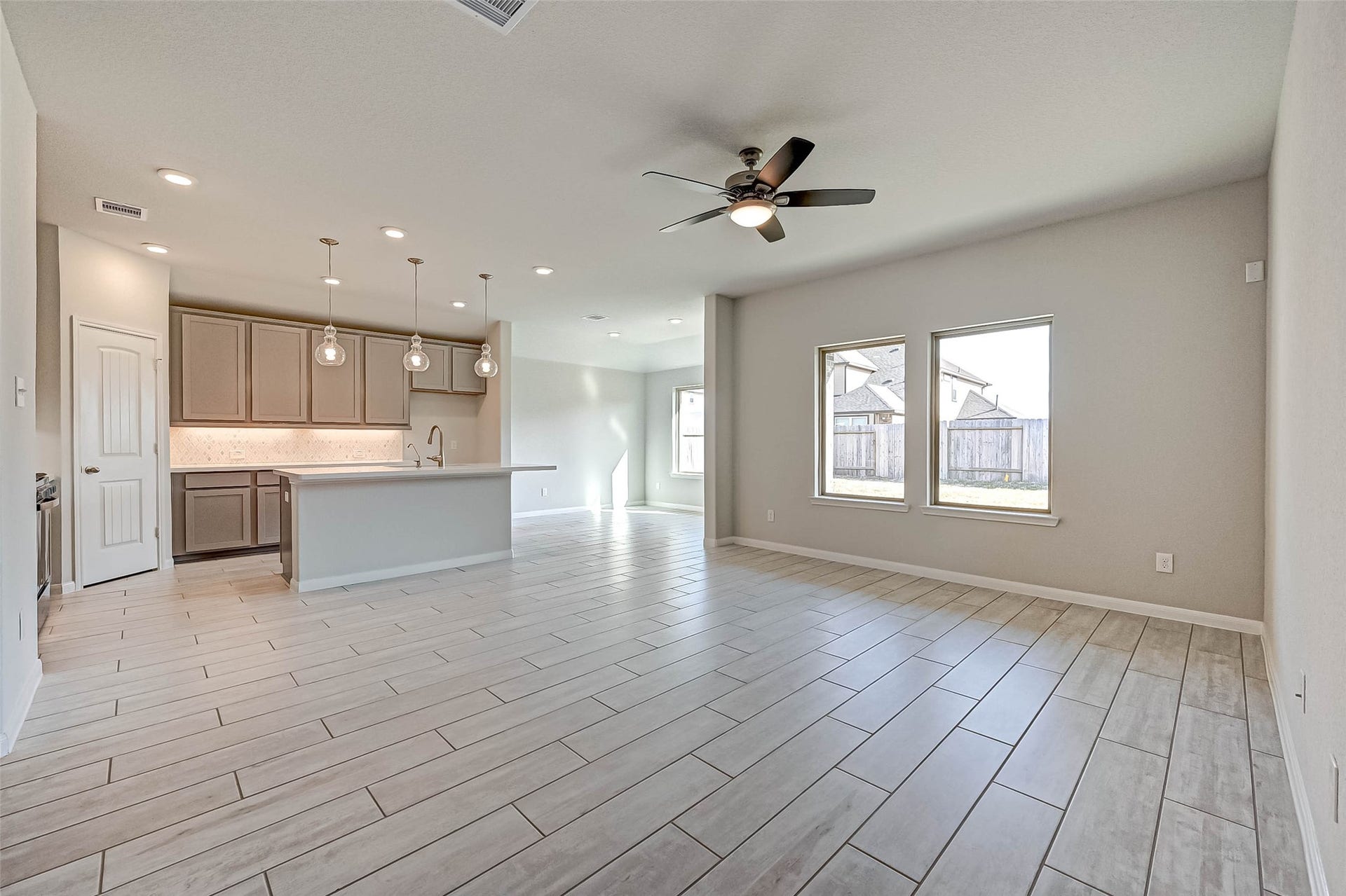 8818 Mugwort Drive, Rosenberg, TX 77469 8818 Mugwort Drive, Rosenberg, TX 77469