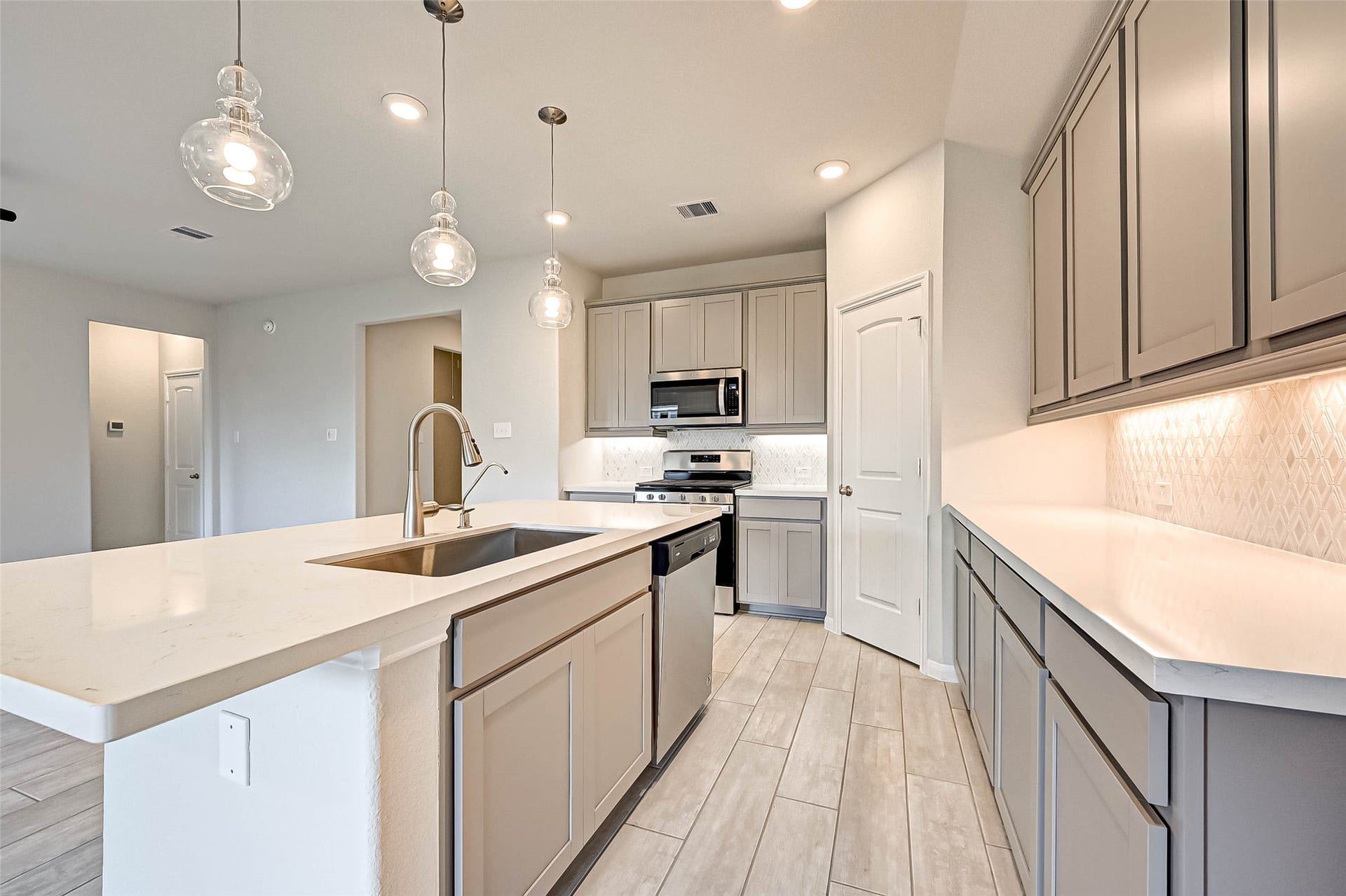 8818 Mugwort Drive, Rosenberg, TX 77469 8818 Mugwort Drive, Rosenberg, TX 77469