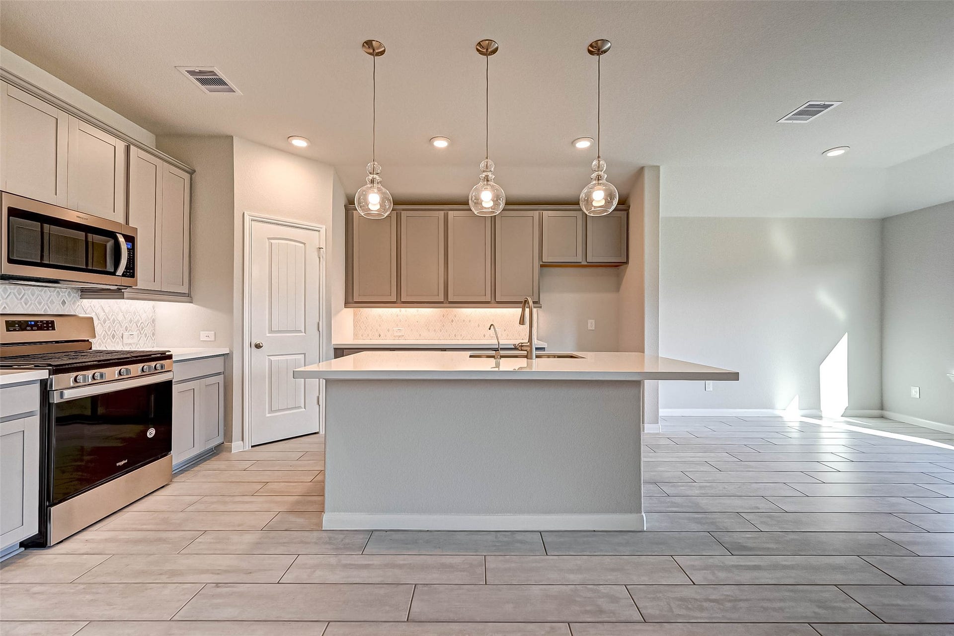 8818 Mugwort Drive, Rosenberg, TX 77469 8818 Mugwort Drive, Rosenberg, TX 77469