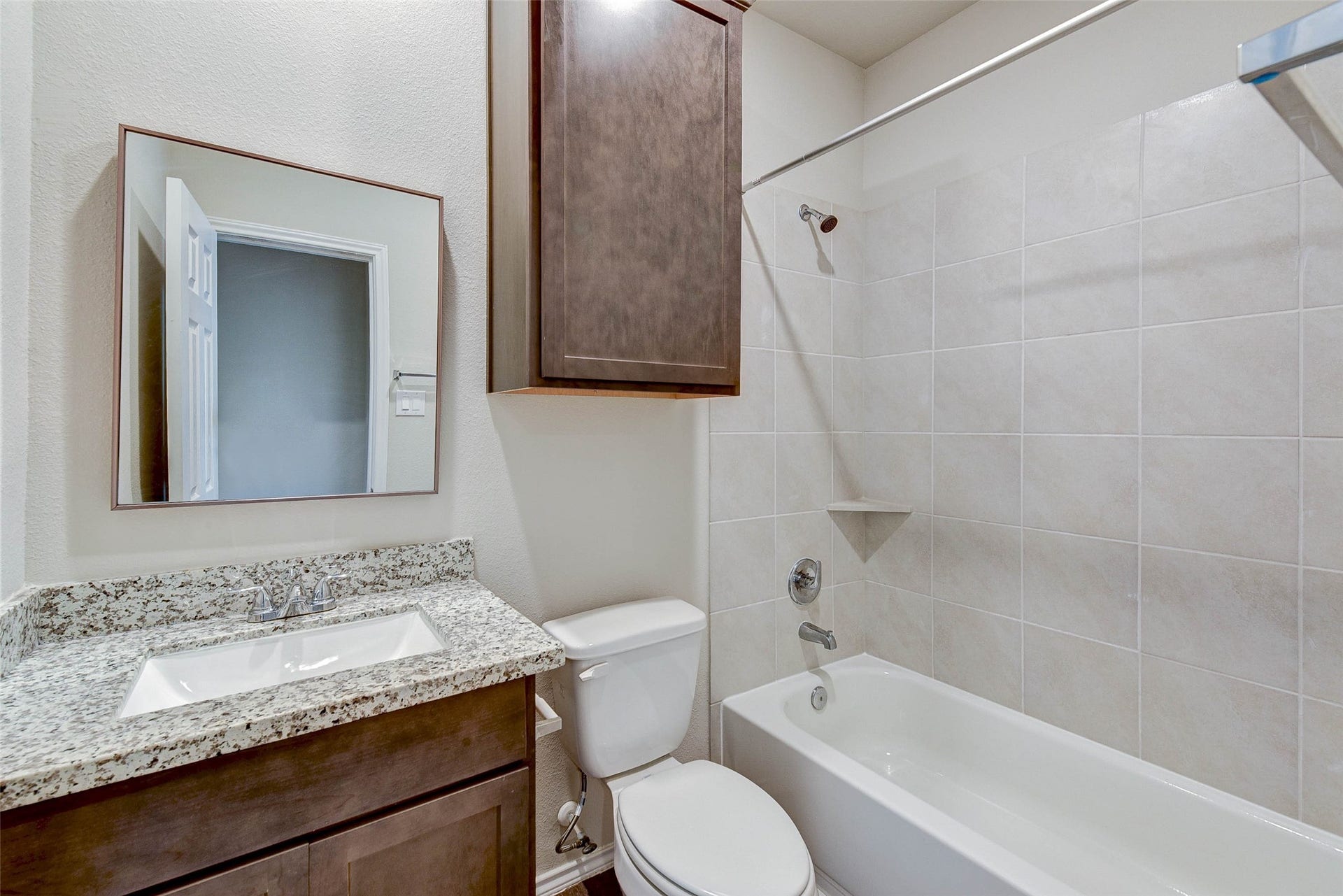 407 E Avenue G, Conroe, TX 77301