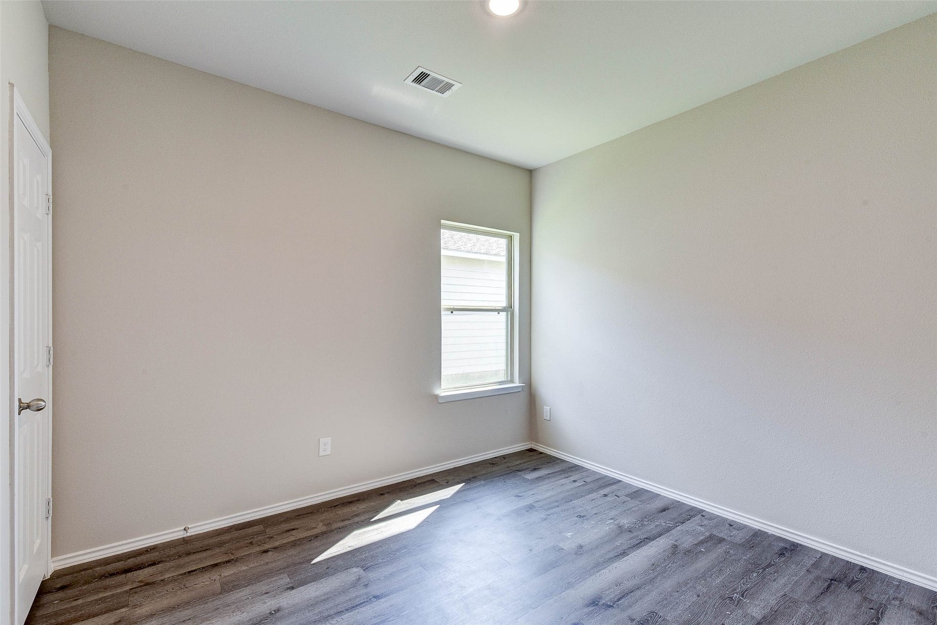 407 E Avenue G, Conroe, TX 77301