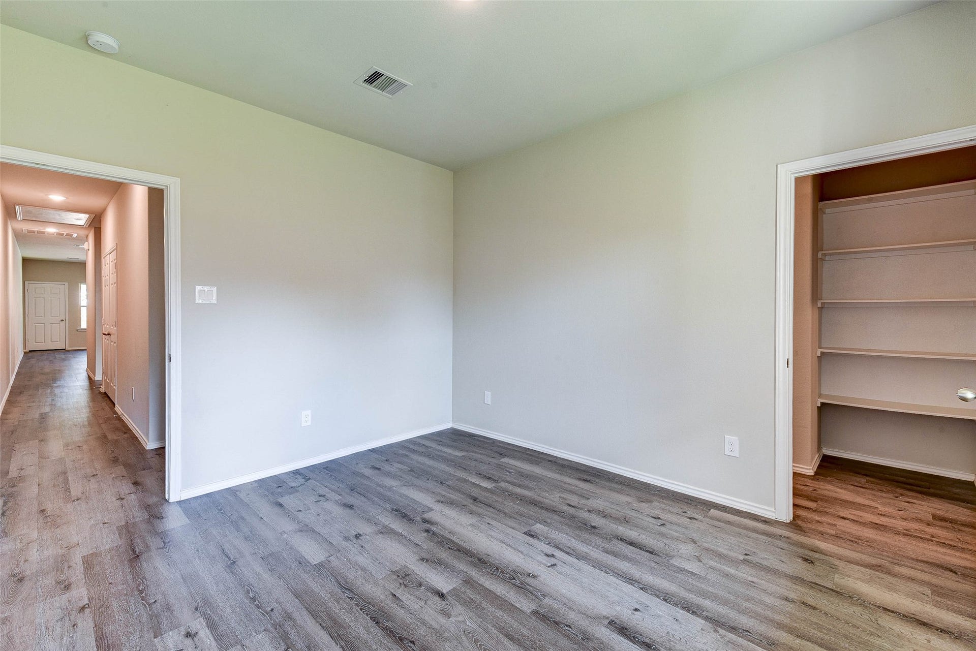 407 E Avenue G, Conroe, TX 77301