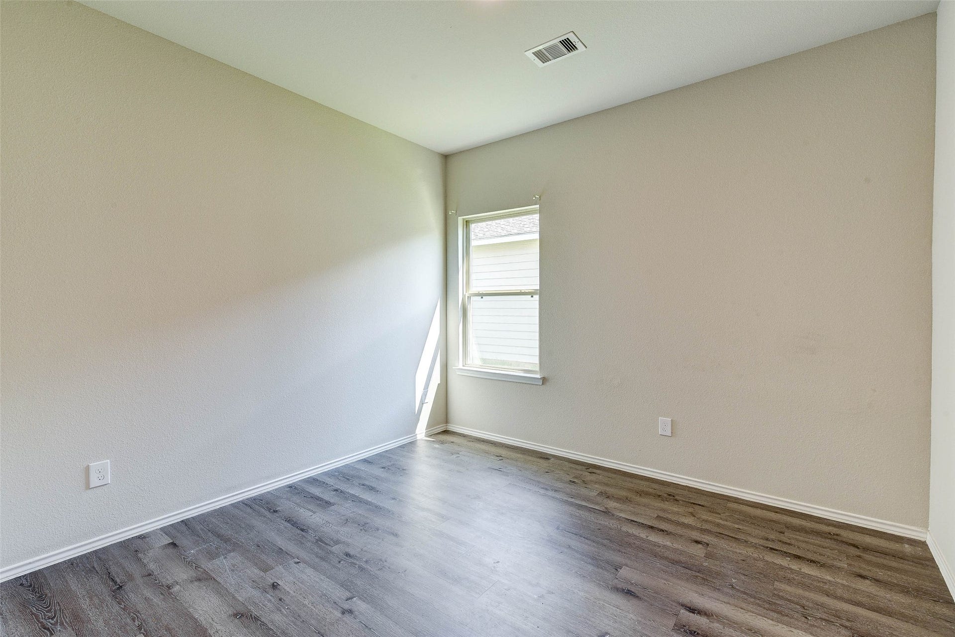 407 E Avenue G, Conroe, TX 77301