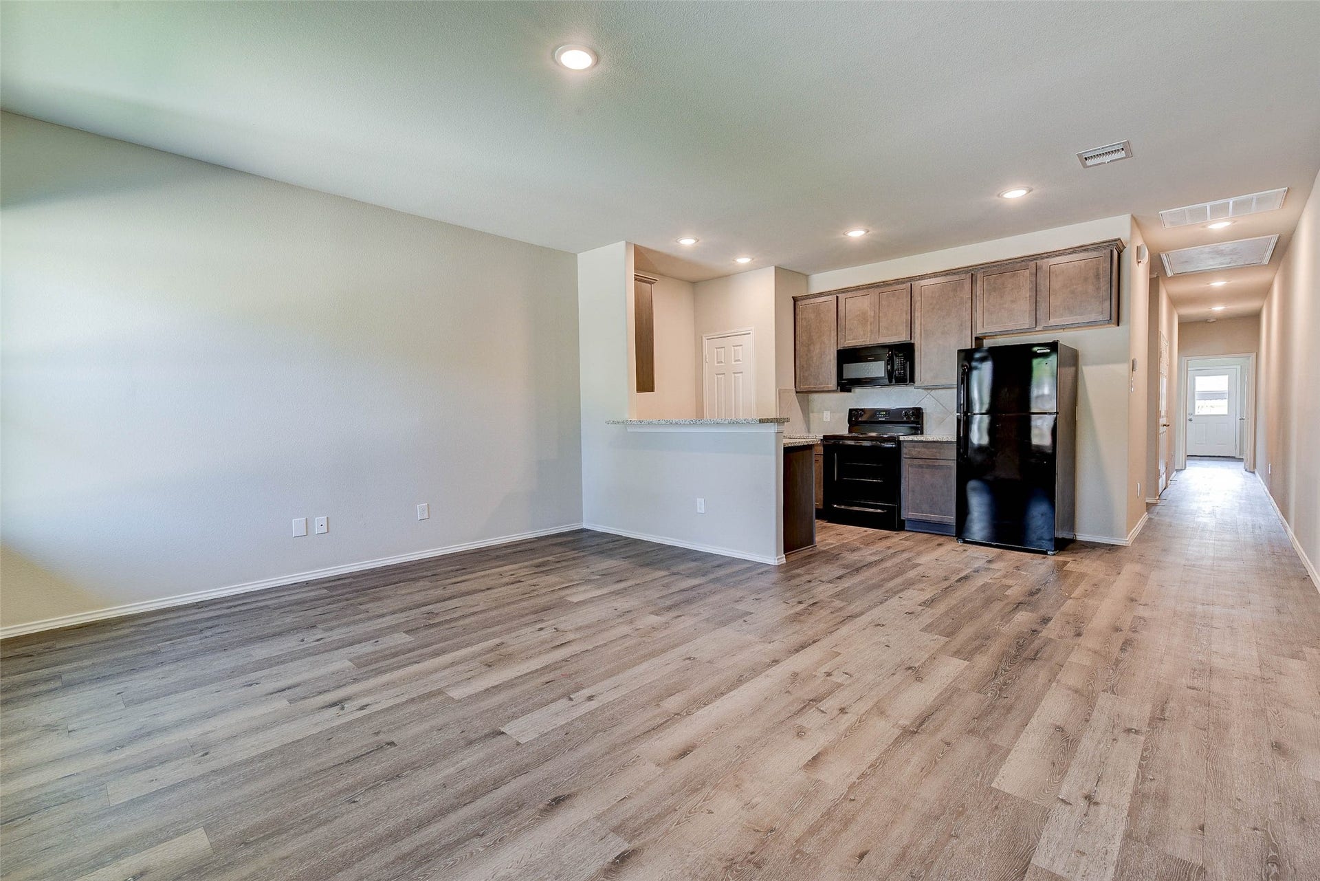 407 E Avenue G, Conroe, TX 77301