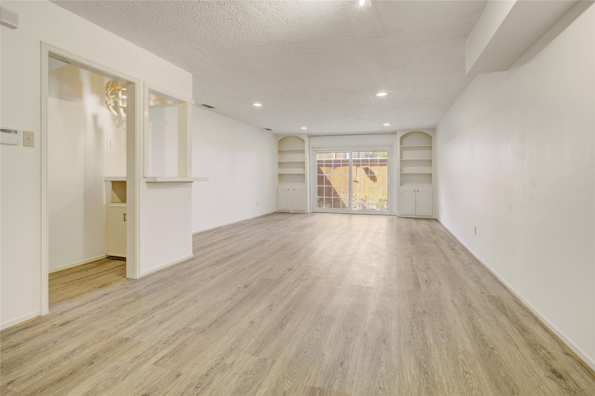 385 N Post Oak Lane, #385, Houston, TX 77024 385 N Post Oak Lane, #385, Houston, TX 77024
