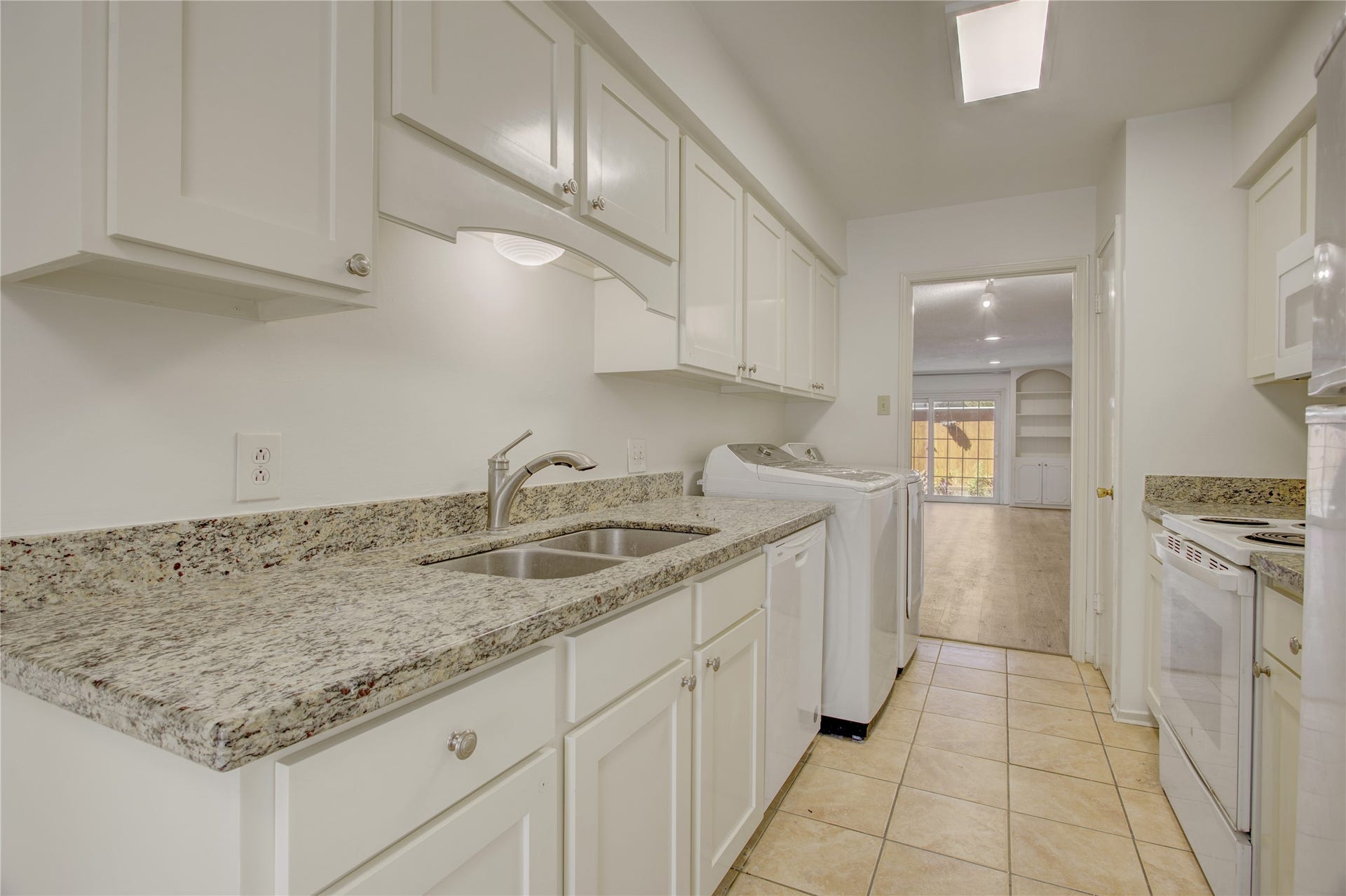 385 N Post Oak Lane, #385, Houston, TX 77024 385 N Post Oak Lane, #385, Houston, TX 77024