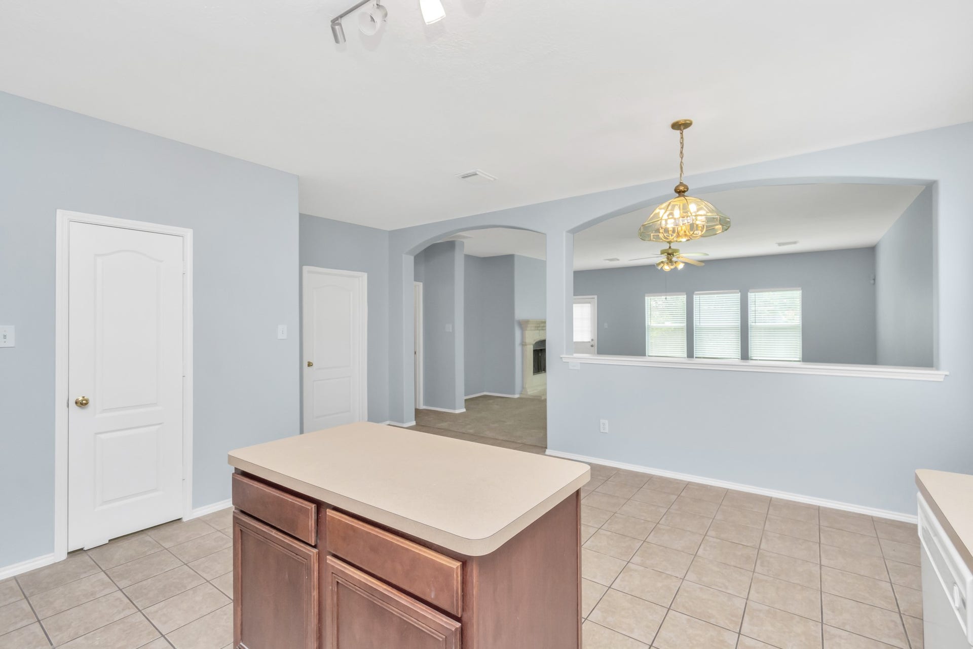 2921 Meridian Bay Lane, Dickinson, TX 77539