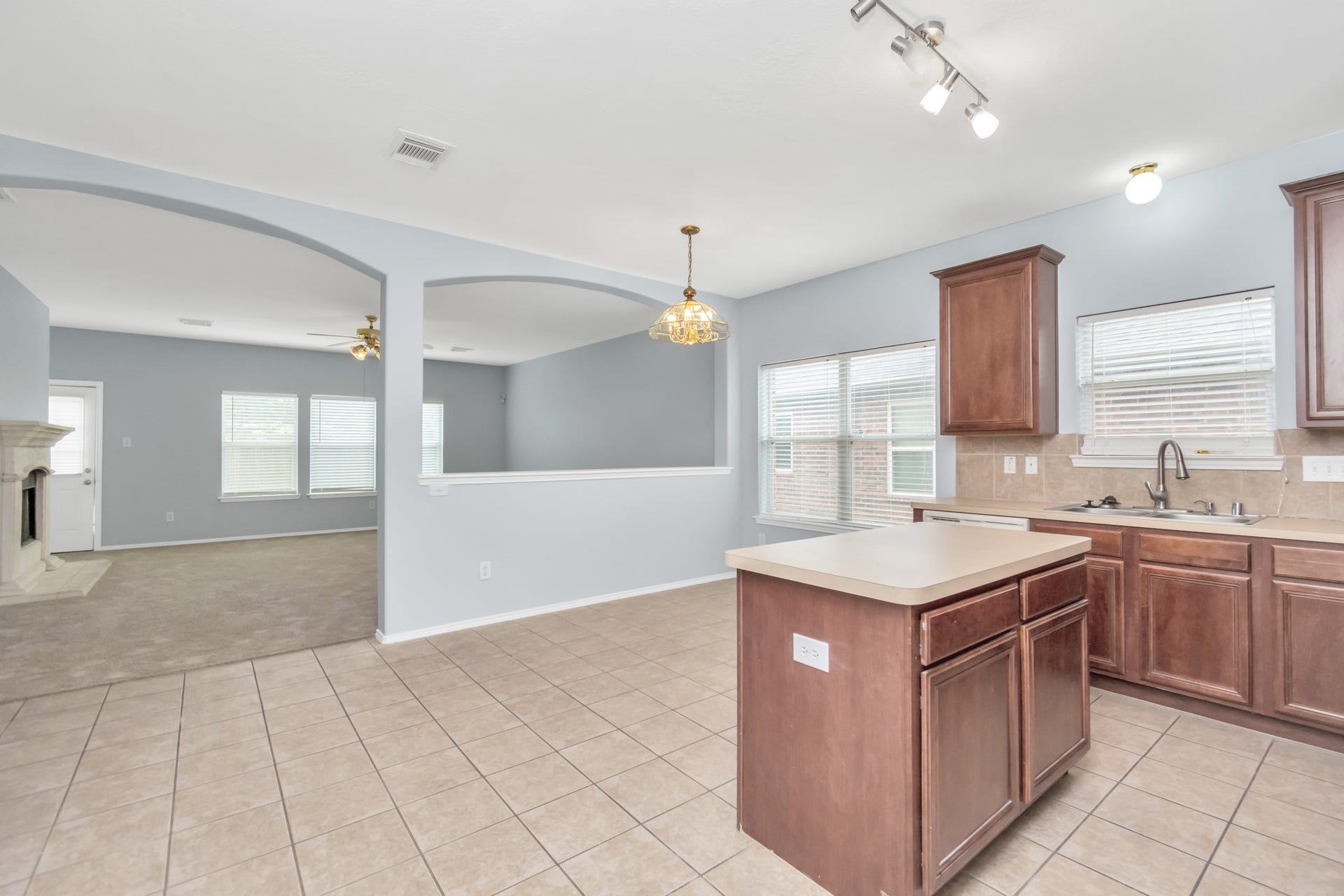 2921 Meridian Bay Lane, Dickinson, TX 77539