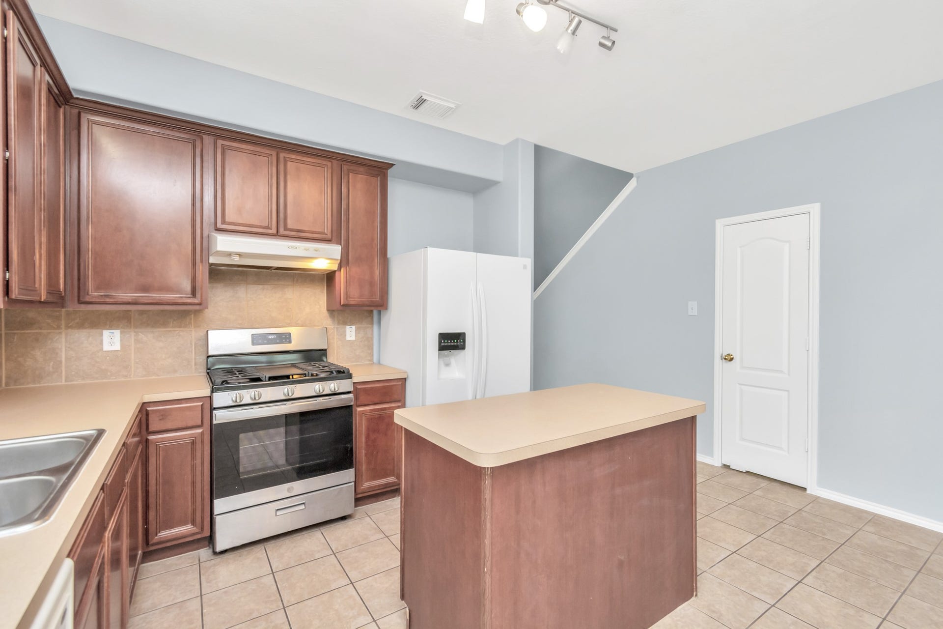 2921 Meridian Bay Lane, Dickinson, TX 77539