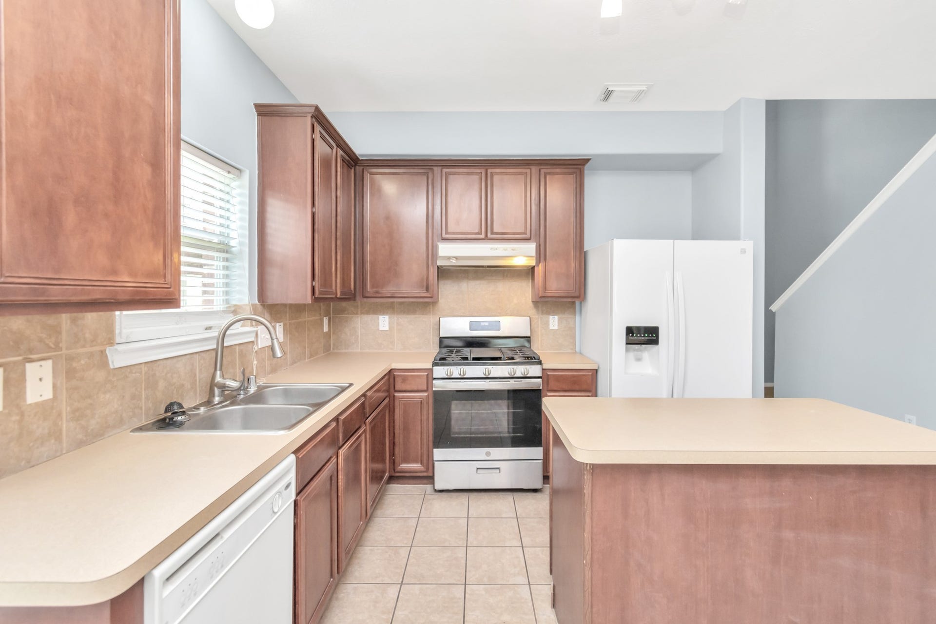 2921 Meridian Bay Lane, Dickinson, TX 77539