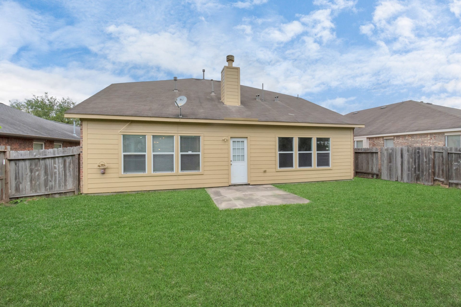 2921 Meridian Bay Lane, Dickinson, TX 77539