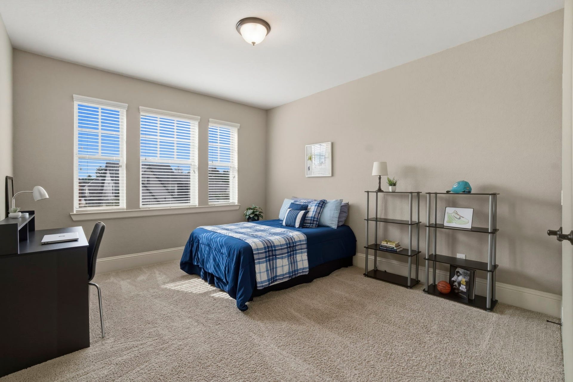 75 W Sawyer Ridge Drive, The Woodlands, TX 77389 Bedroom #3.