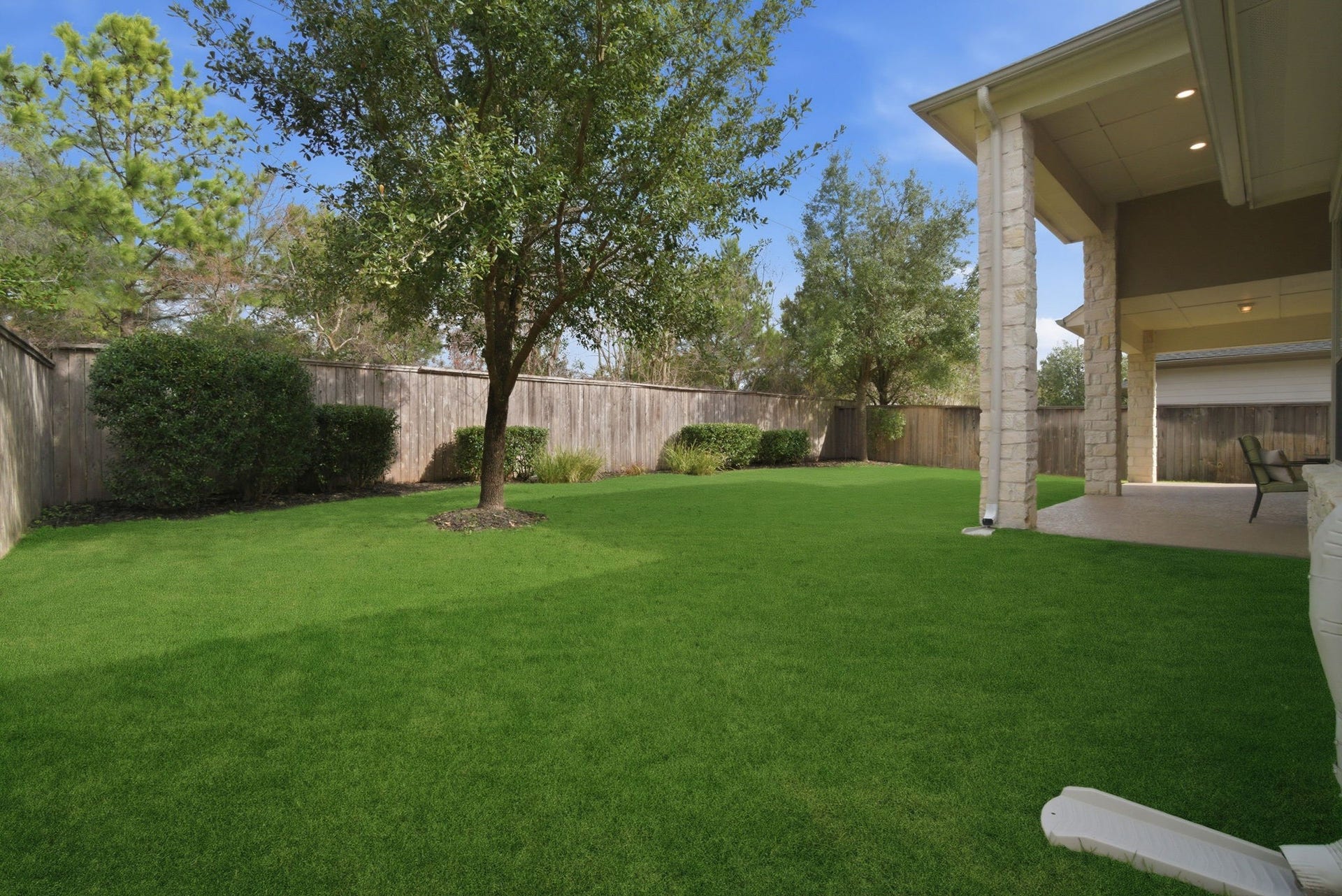 75 W Sawyer Ridge Drive, The Woodlands, TX 77389 Home is zoned to exemplary Tomball ISD schools!